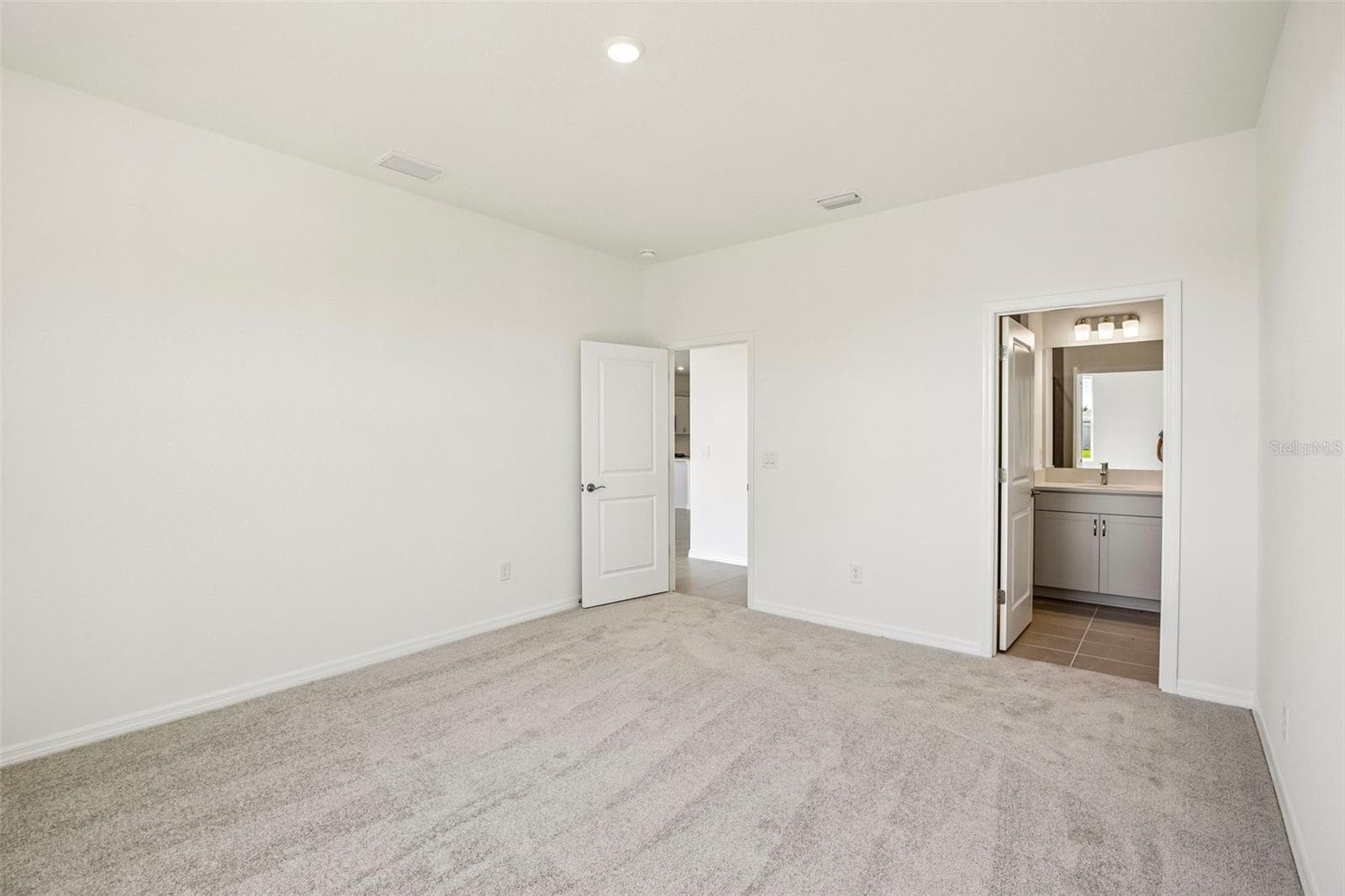 Single Family Residence at 13740 BERTRAND AVE, PALMETTO, photo 17 of 29