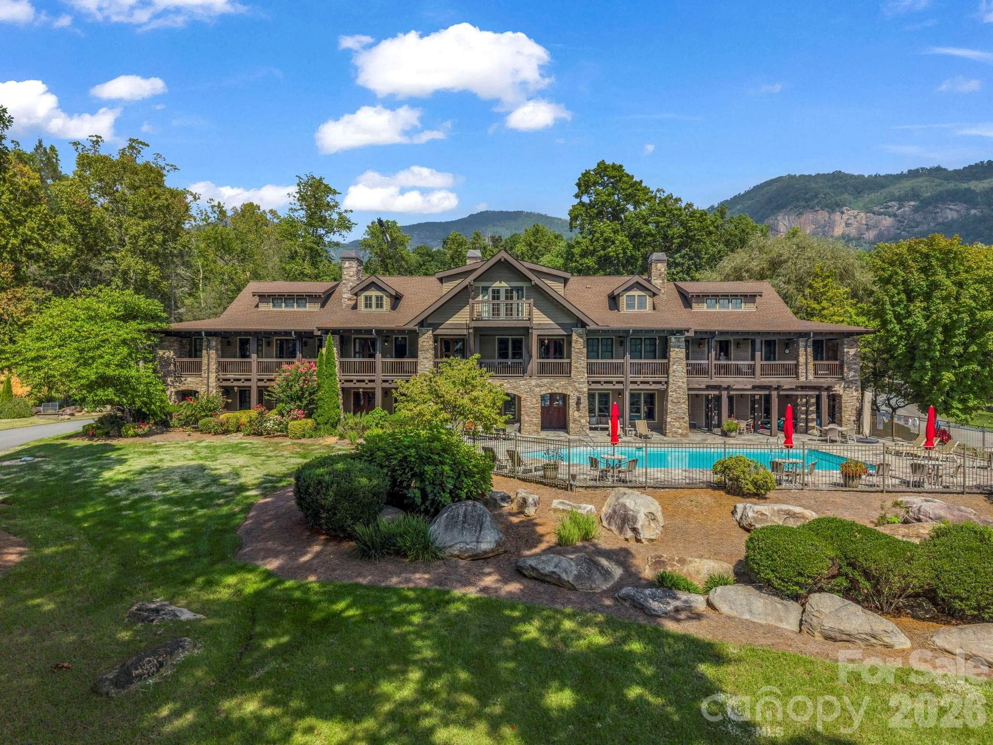 121 Firefly Cove