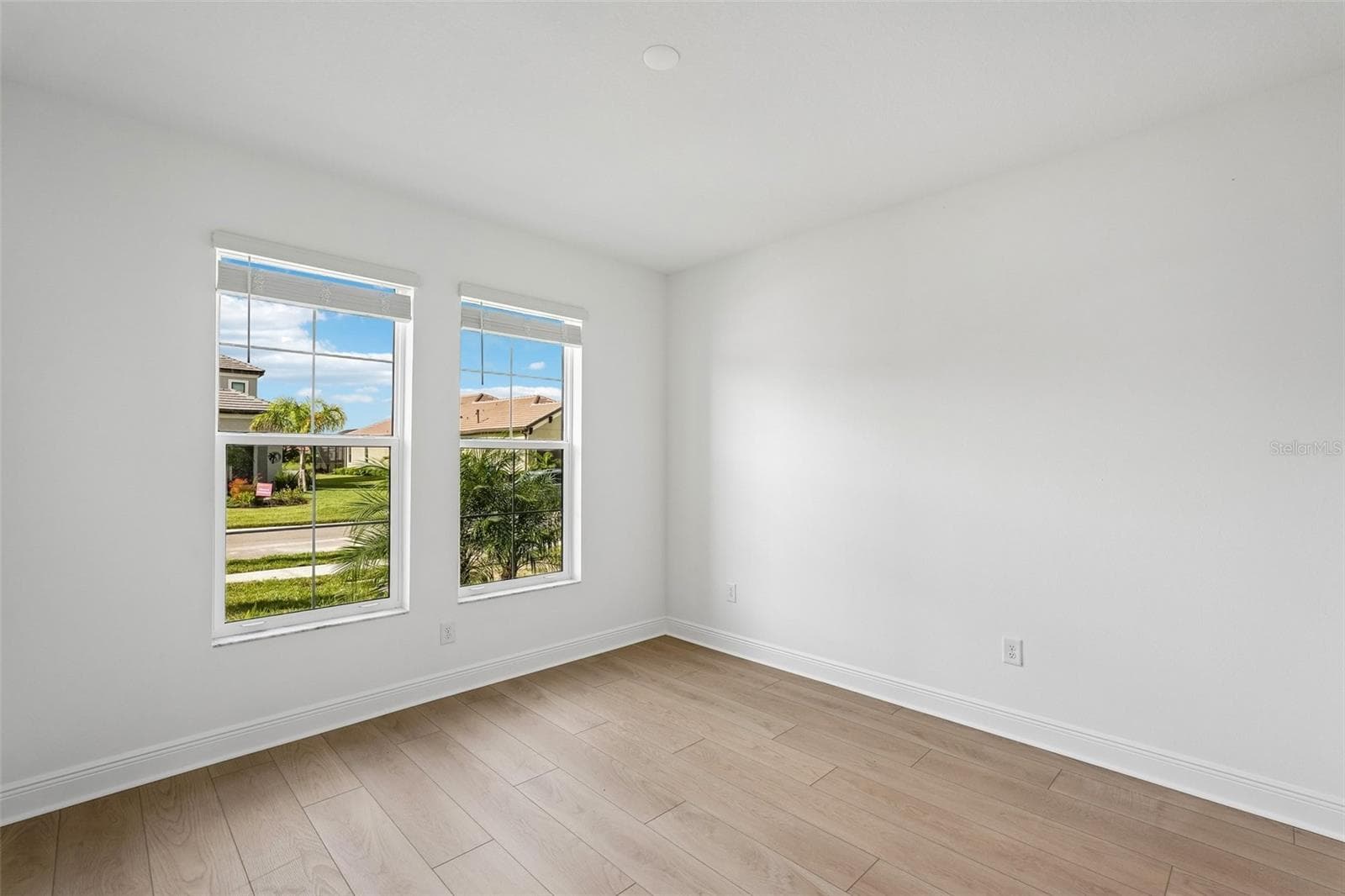 Single Family Residence at 424 ALBERATA WAY, NOKOMIS, photo 10 of 26