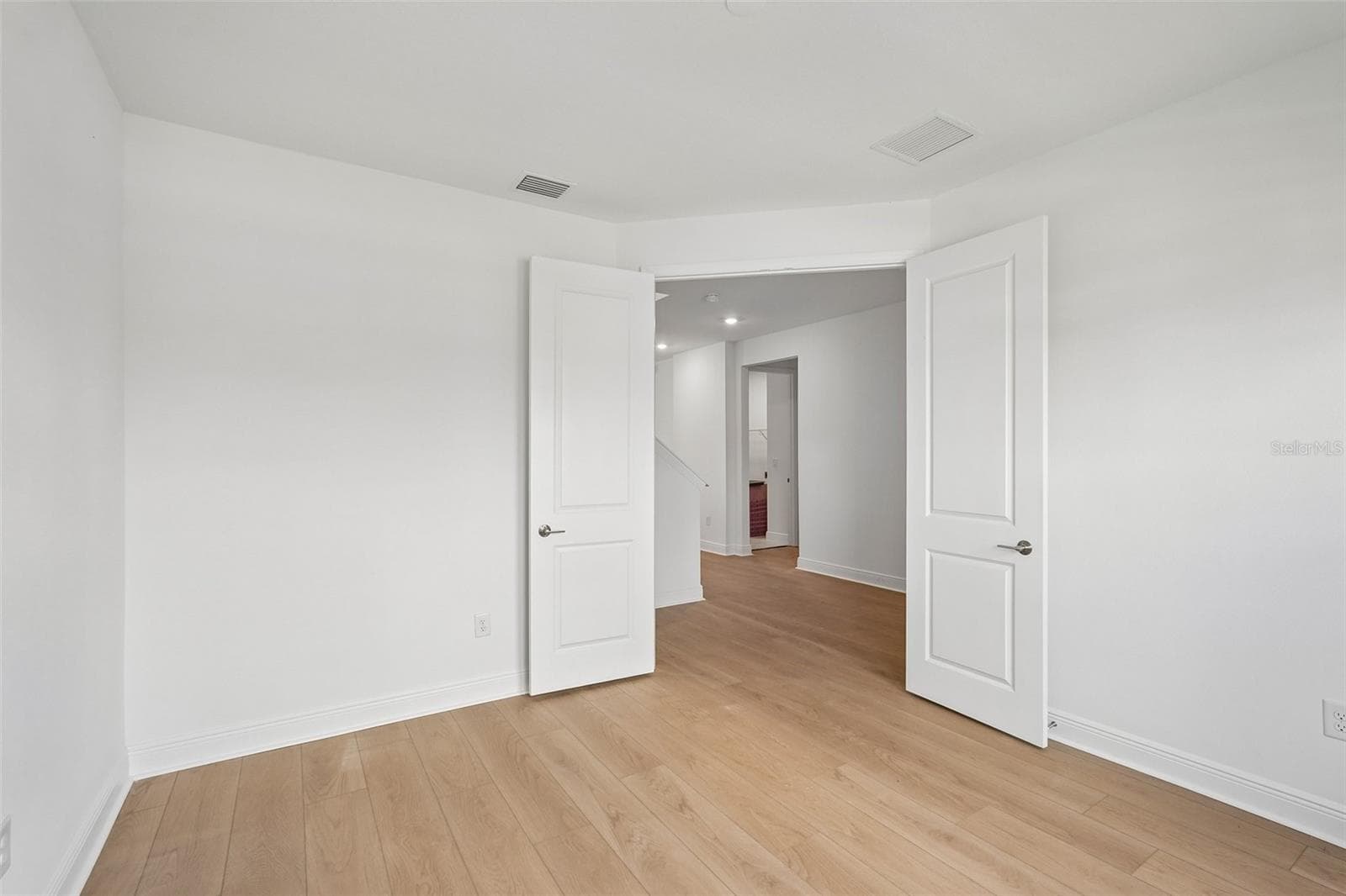 Single Family Residence at 424 ALBERATA WAY, NOKOMIS, photo 11 of 26