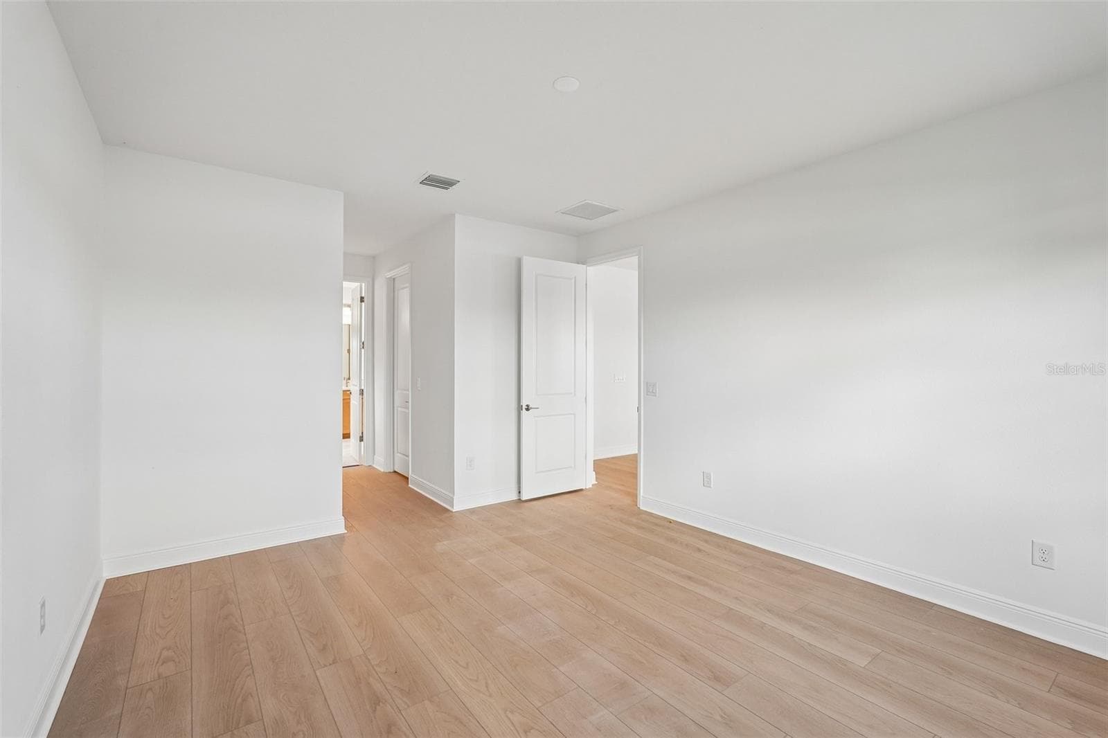 Single Family Residence at 424 ALBERATA WAY, NOKOMIS, photo 14 of 26