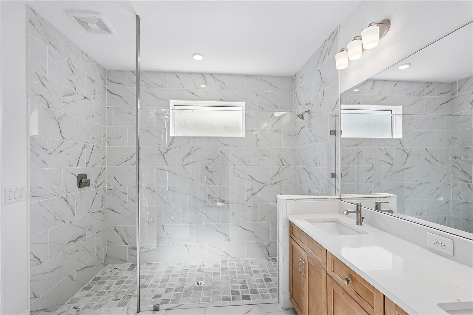 Single Family Residence at 424 ALBERATA WAY, NOKOMIS, photo 17 of 26
