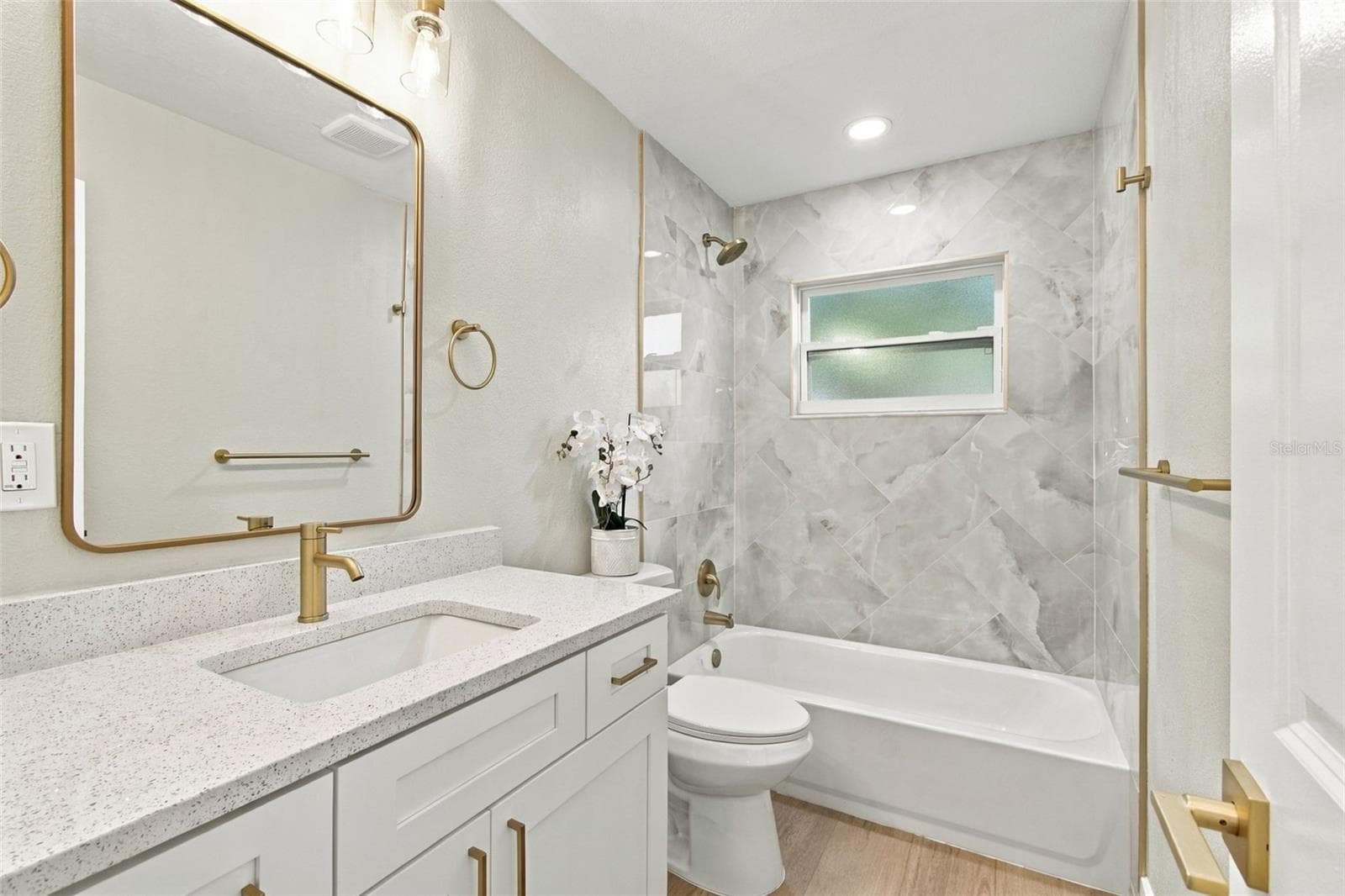 Single Family Residence at 10506 ALAMBRA AVE, TAMPA, photo 14 of 25