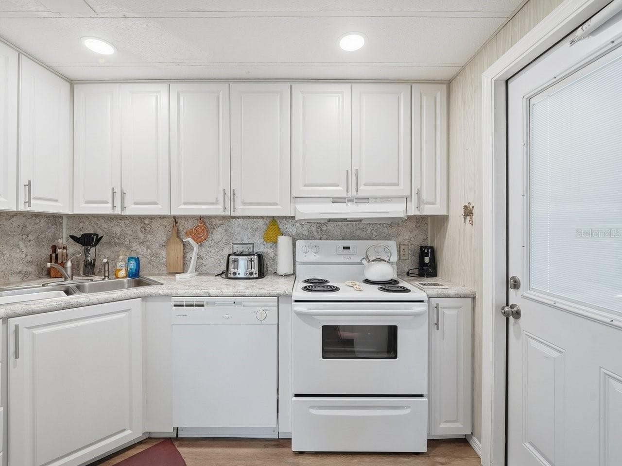 Mobile Home at 1100 BELCHER RD S #20, LARGO, photo 15 of 34