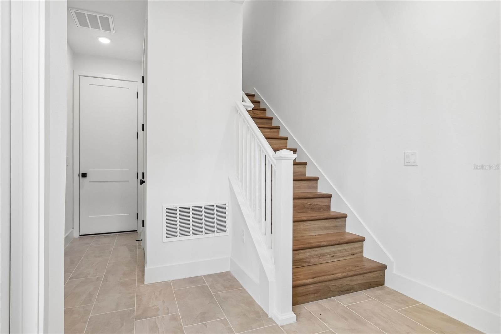 Townhouse at 15075 GROVESIDE RD, WINTER GARDEN, photo 6 of 34