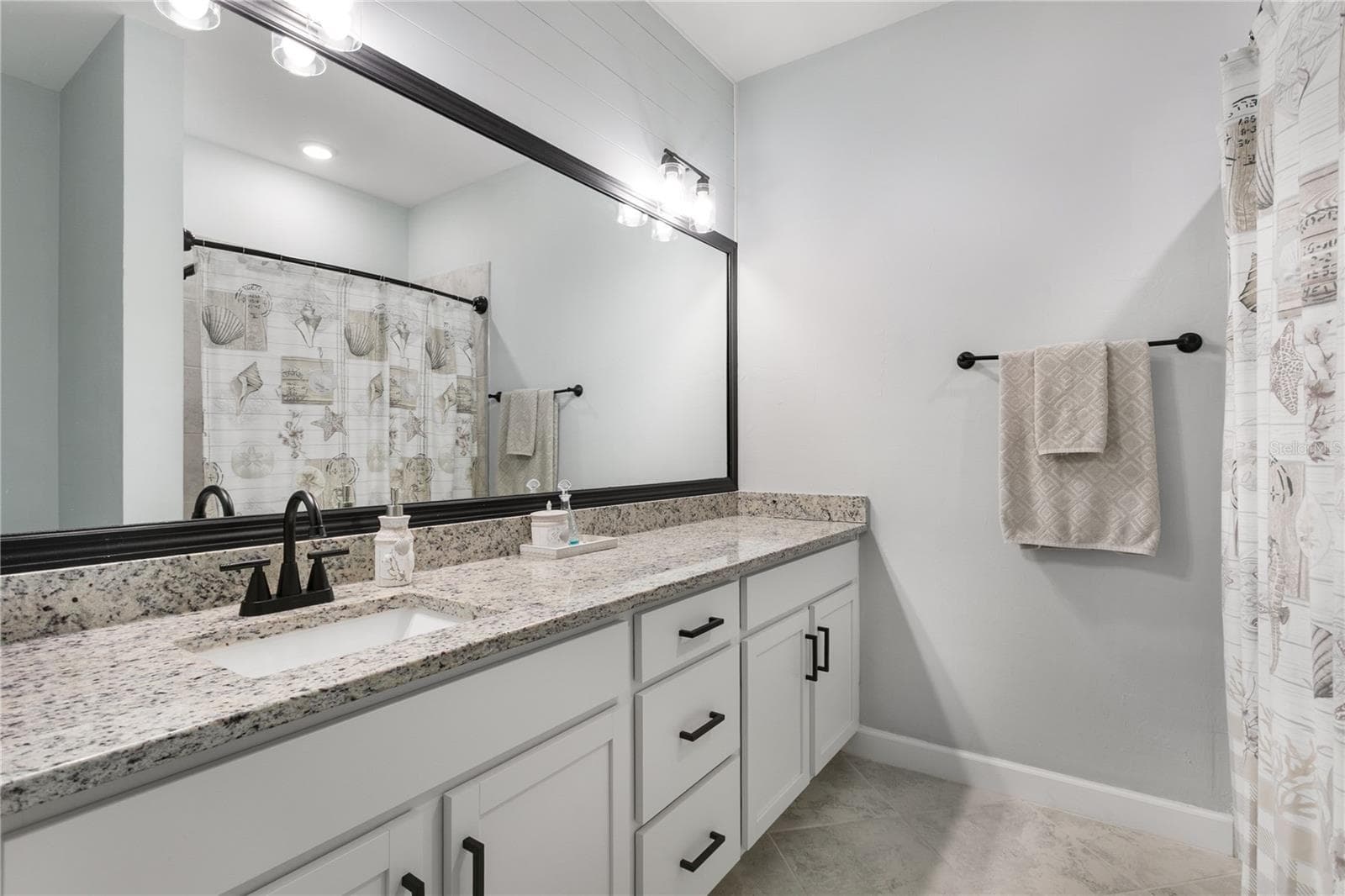 Townhouse at 15250 SUNNY DAY DR, BRADENTON, photo 23 of 40