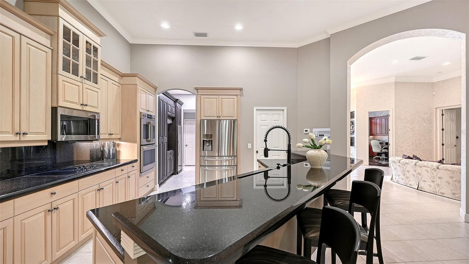 Kitchen with counter-top. - 8866 BLOOMFIELD BLVD, SARASOTA