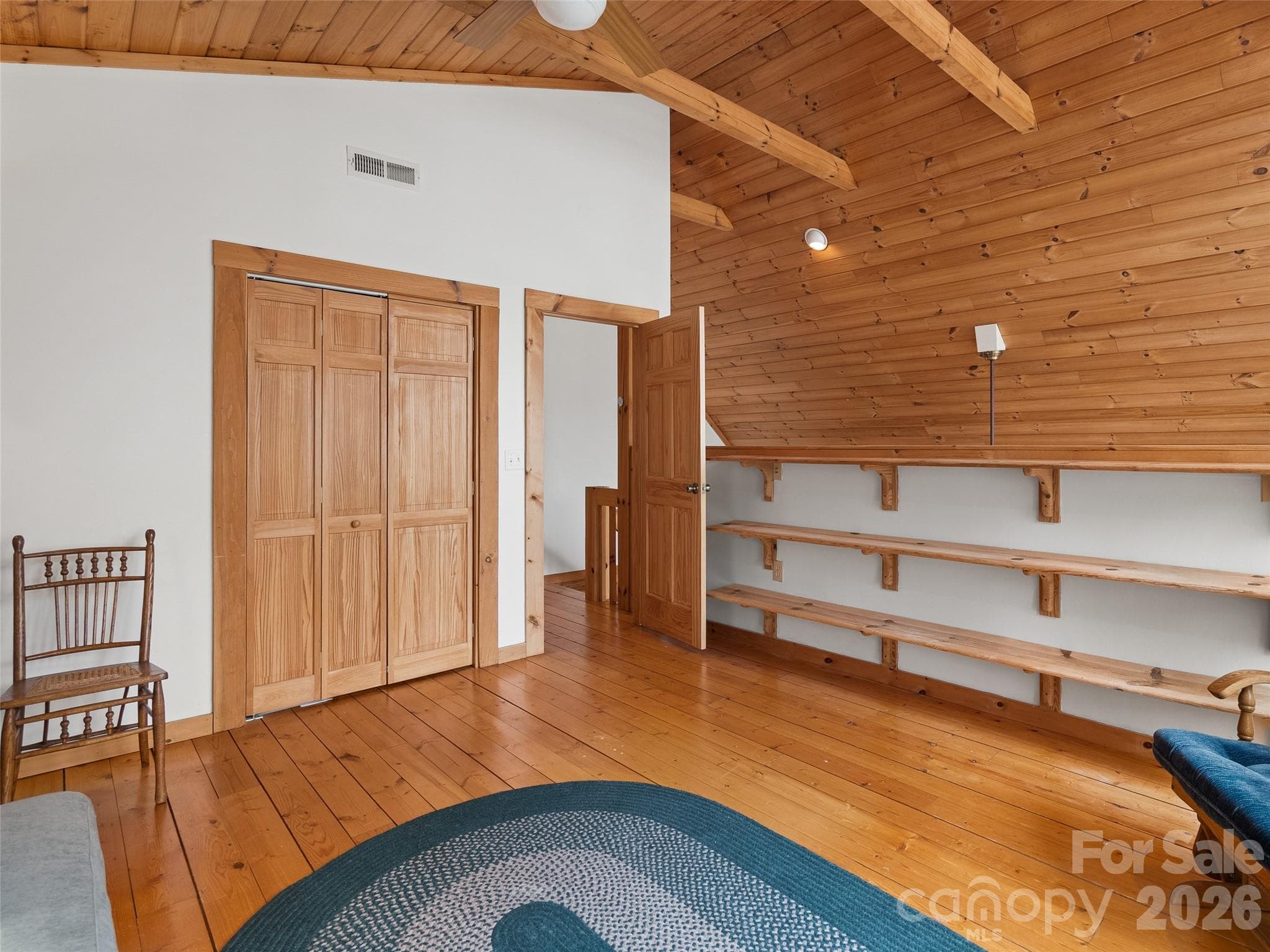 Display your tchotchkes or get out your books collection - 133 Smokemont Drive, Arden
