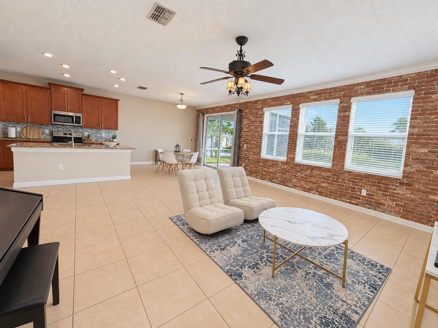 Spacious living area. - 1516 BUNKER DR, DAVENPORT
