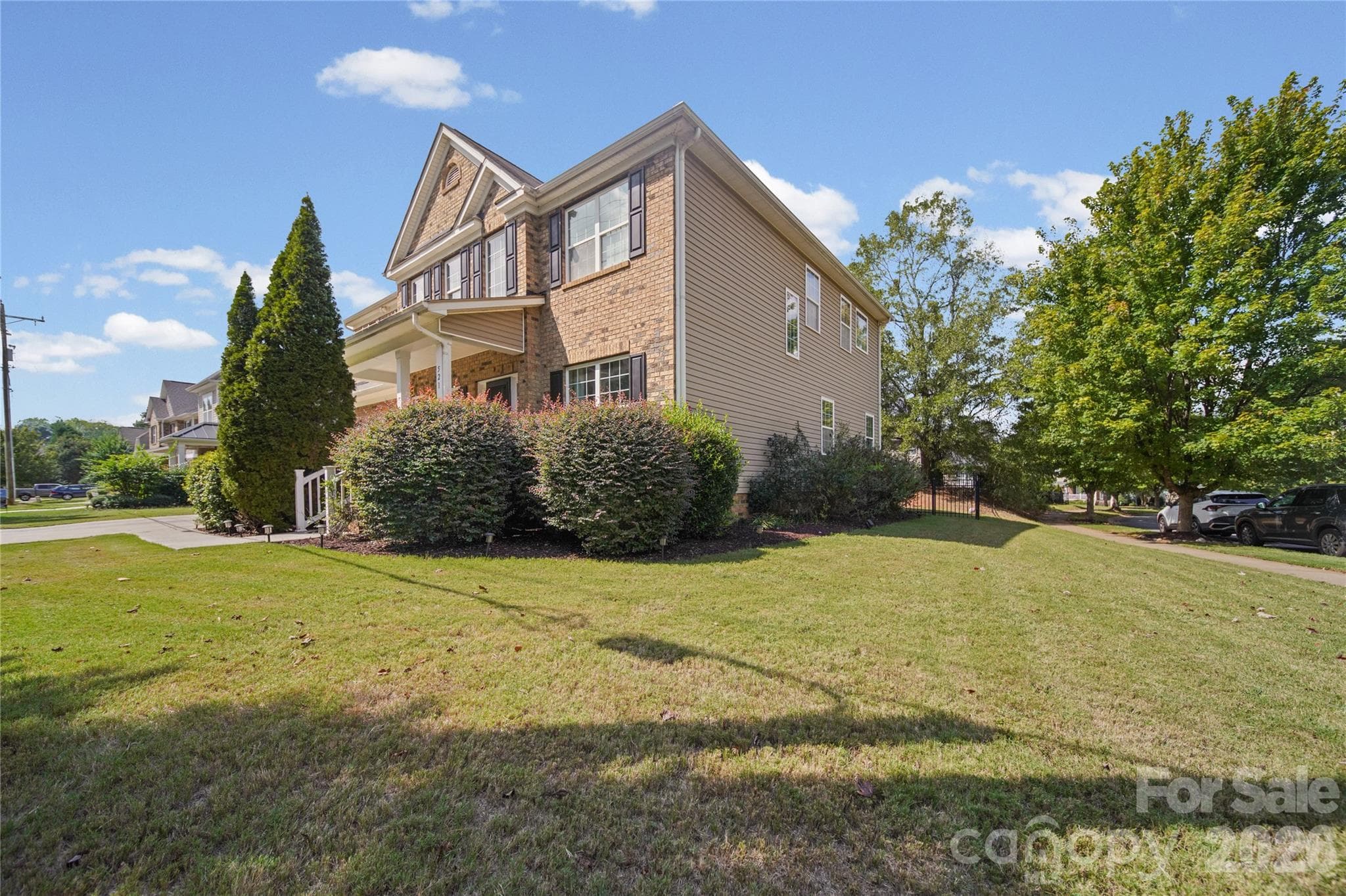 Single Family Residence at 521 Stowe Road, Belmont, photo 3 of 43