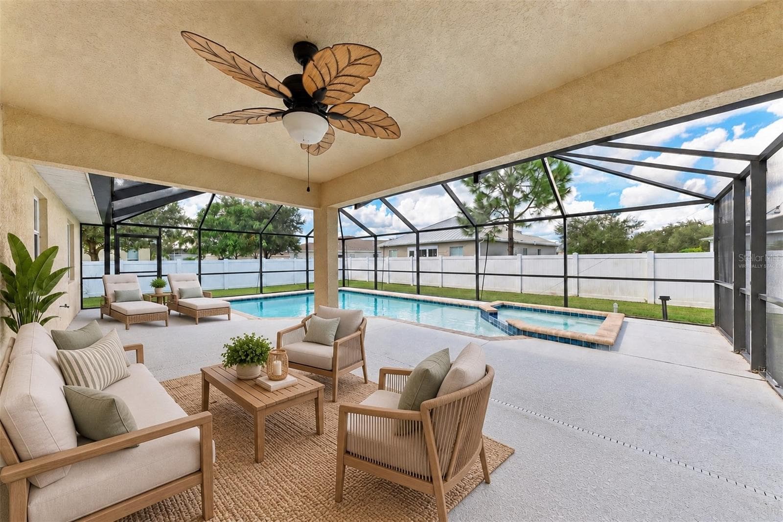 Virtually Staged - 4512 28TH AVE E, PALMETTO