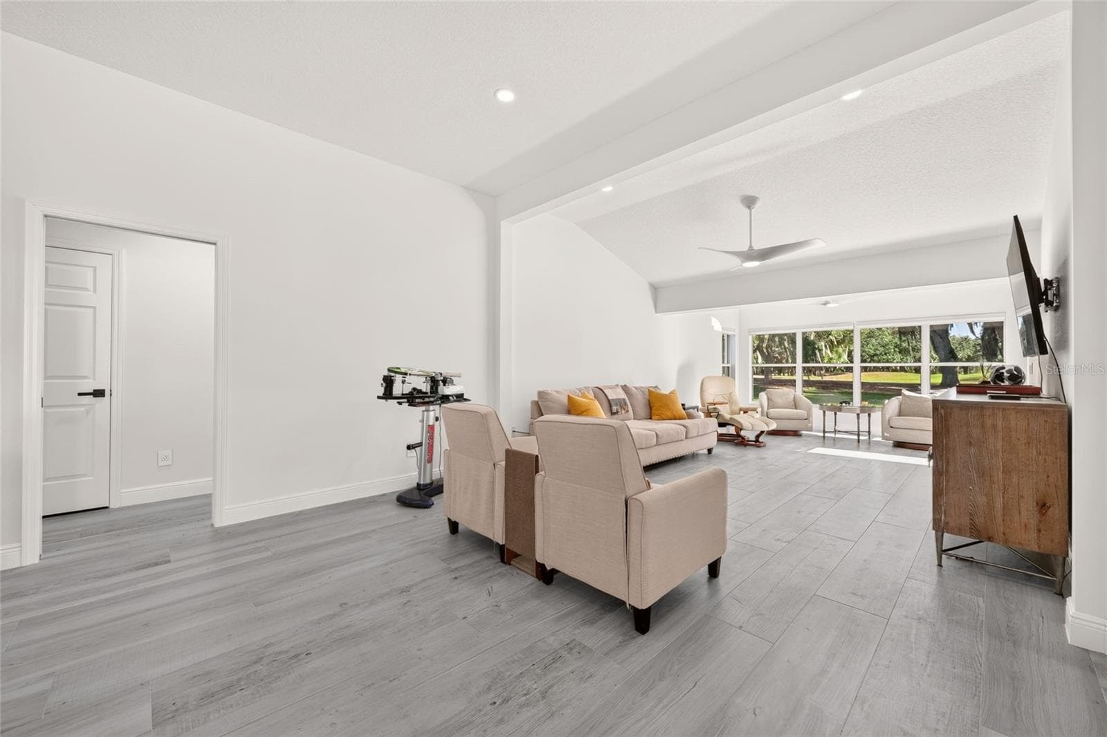 Single Family Residence at 1454 SAN CLEMENTE CT, THE VILLAGES, photo 38 of 95