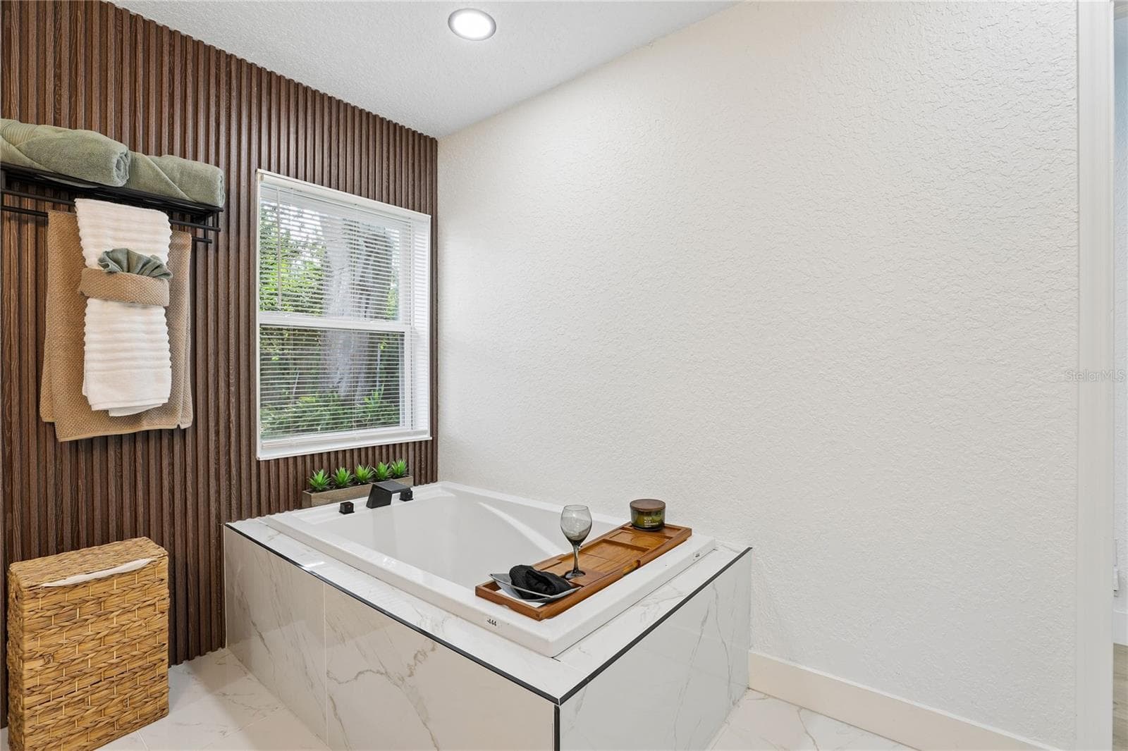 Your own private place to unwind at the end of the day - 1718 CAMPBELL AVE, ORLANDO