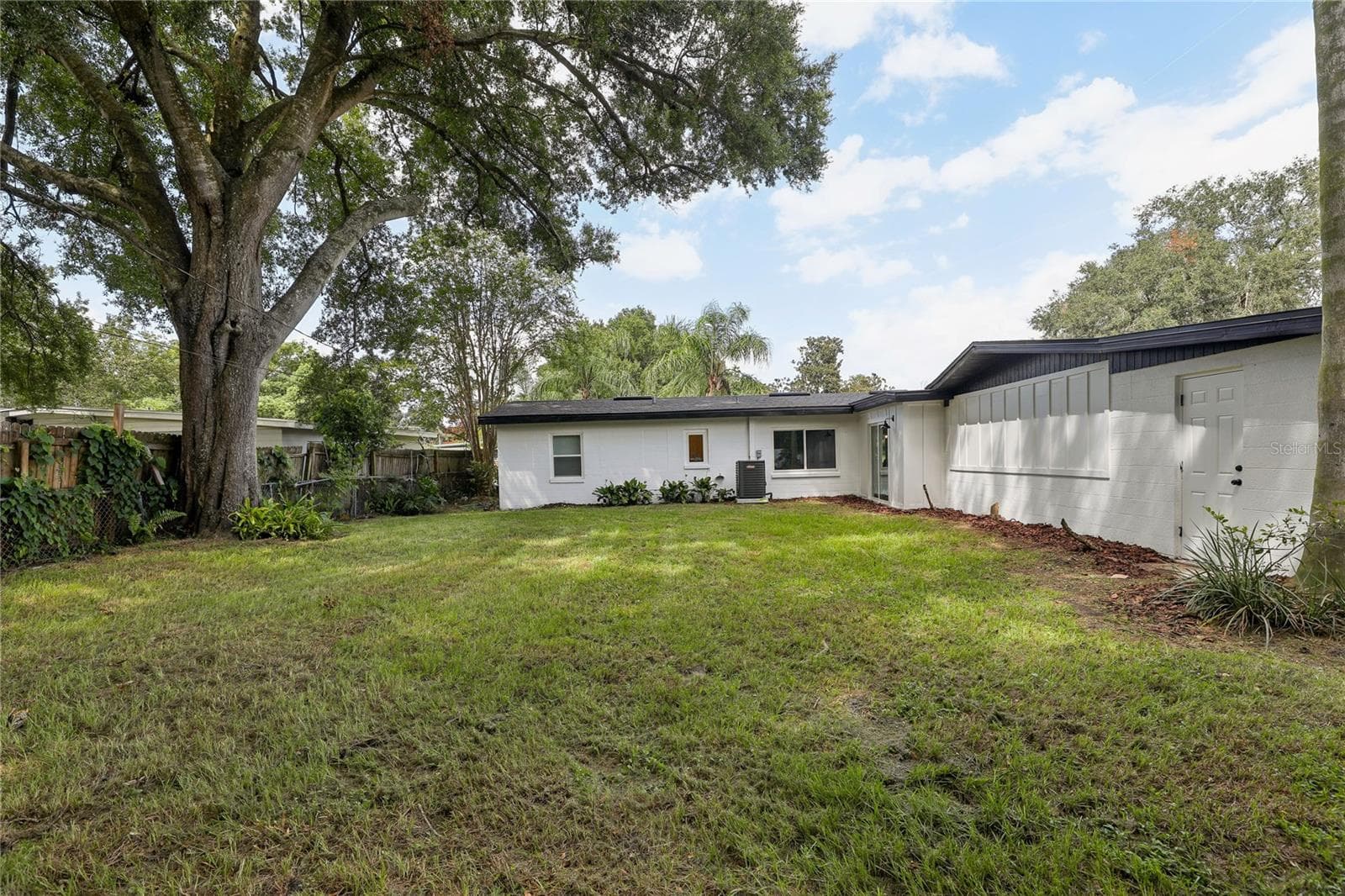 HUGE backyard + 2026 A/C — space outside and important updates throughout - 1718 CAMPBELL AVE, ORLANDO