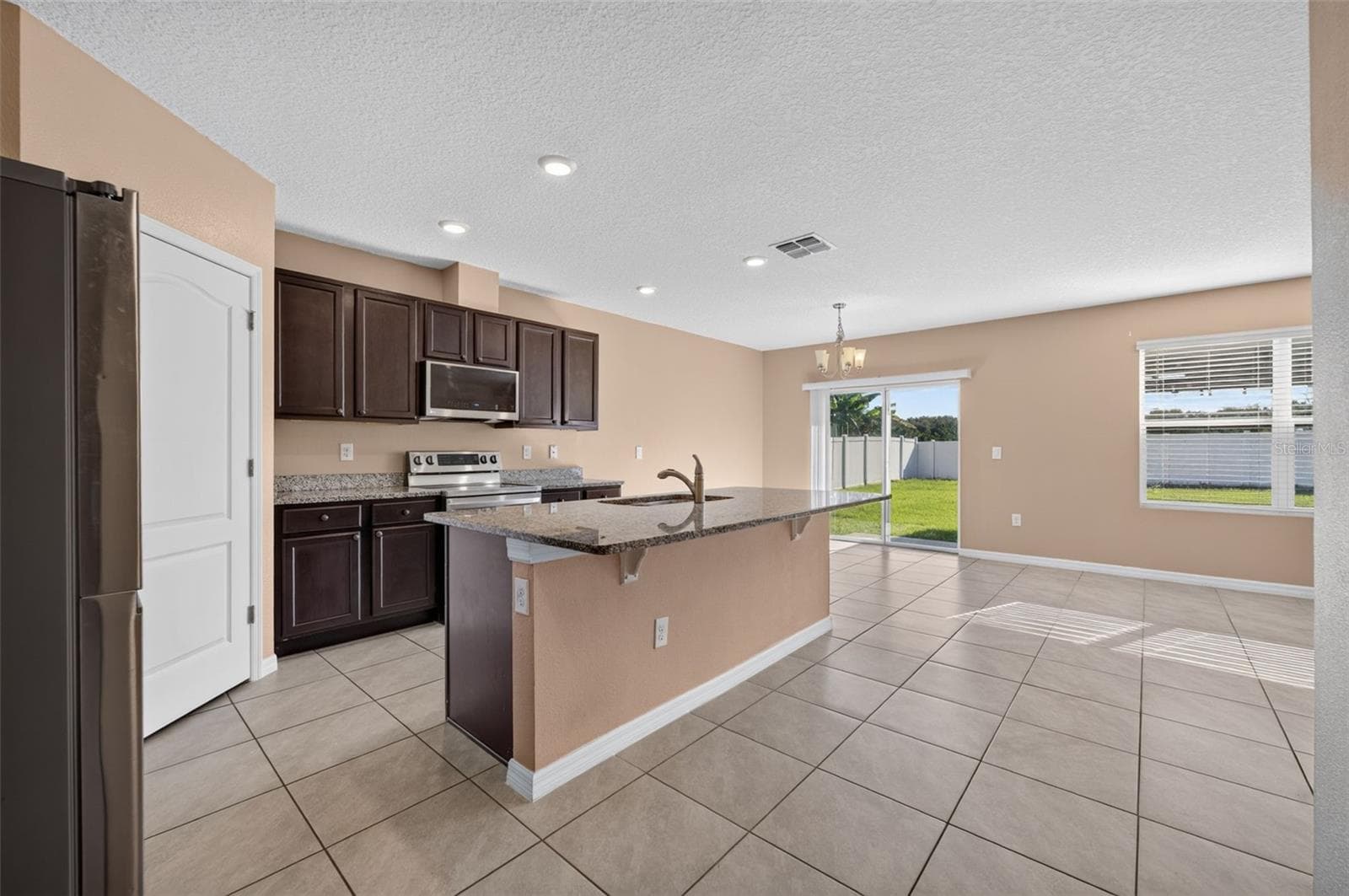 Single Family Residence at 3042 BETHPAGE LOOP, MOUNT DORA, photo 7 of 41