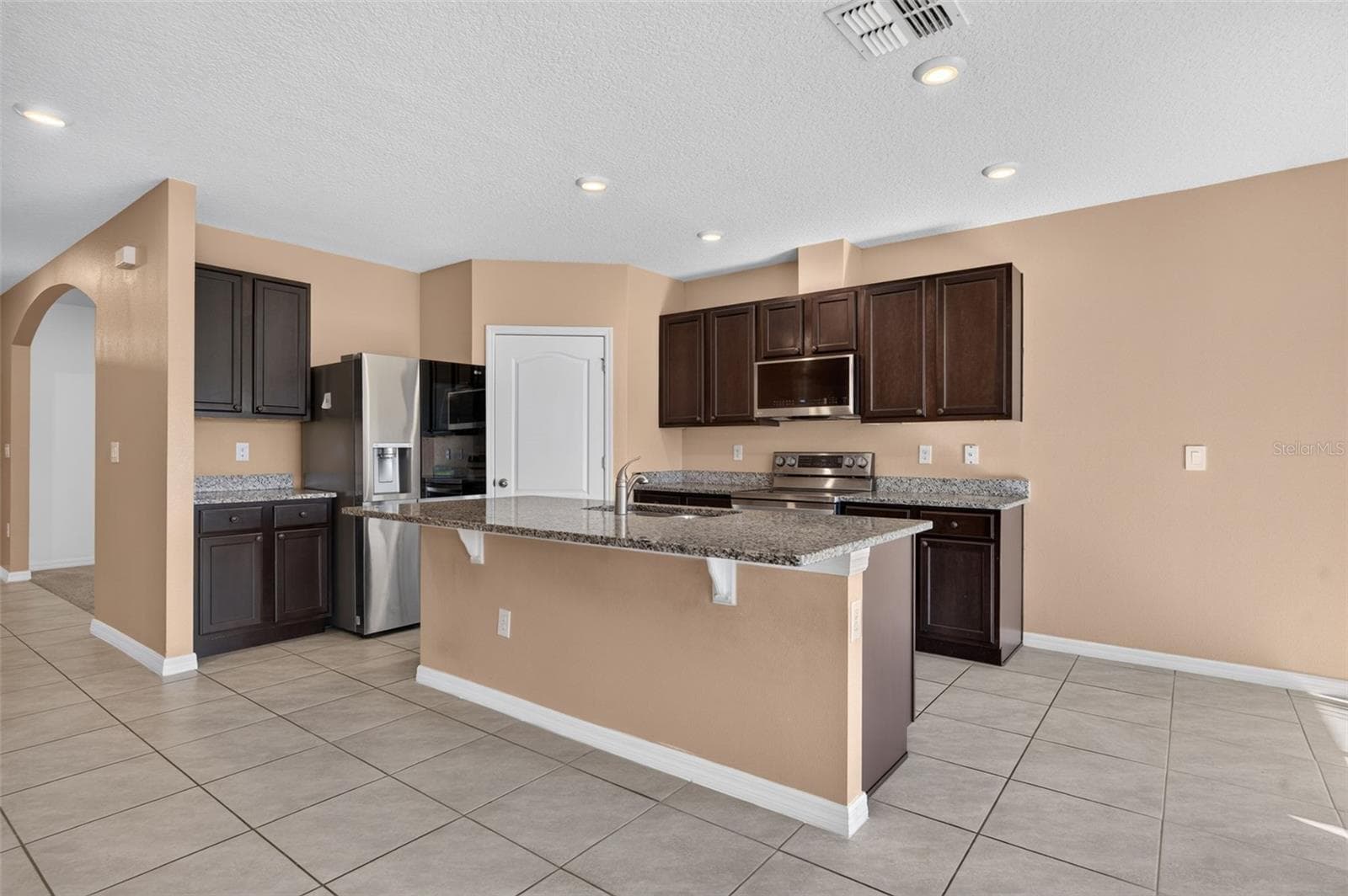 Single Family Residence at 3042 BETHPAGE LOOP, MOUNT DORA, photo 9 of 41