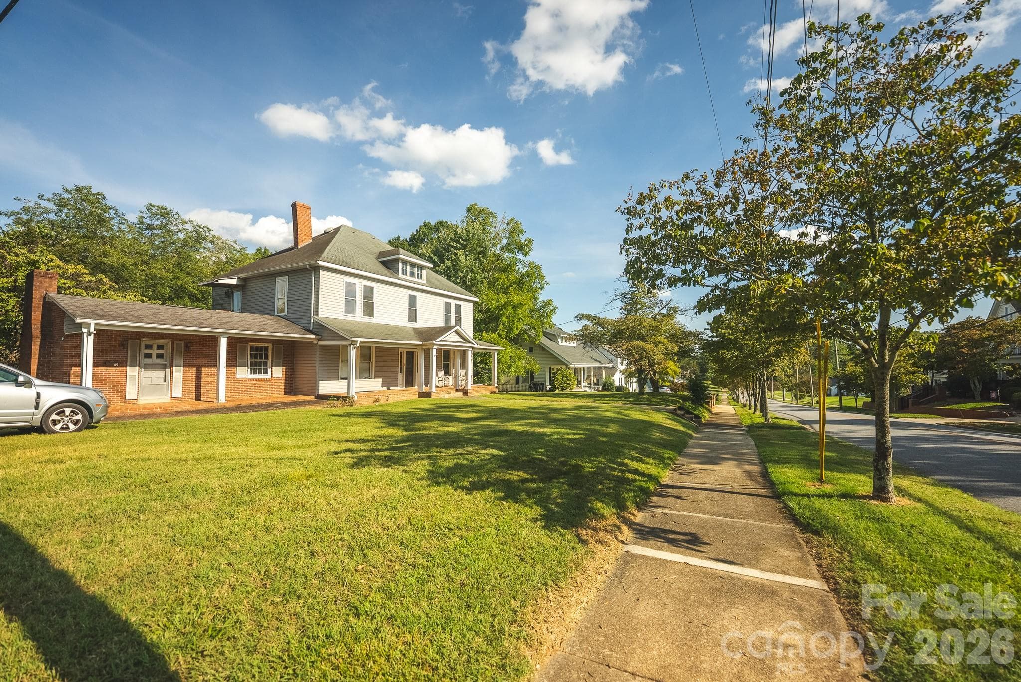 12 1st Avenue Drive SE
