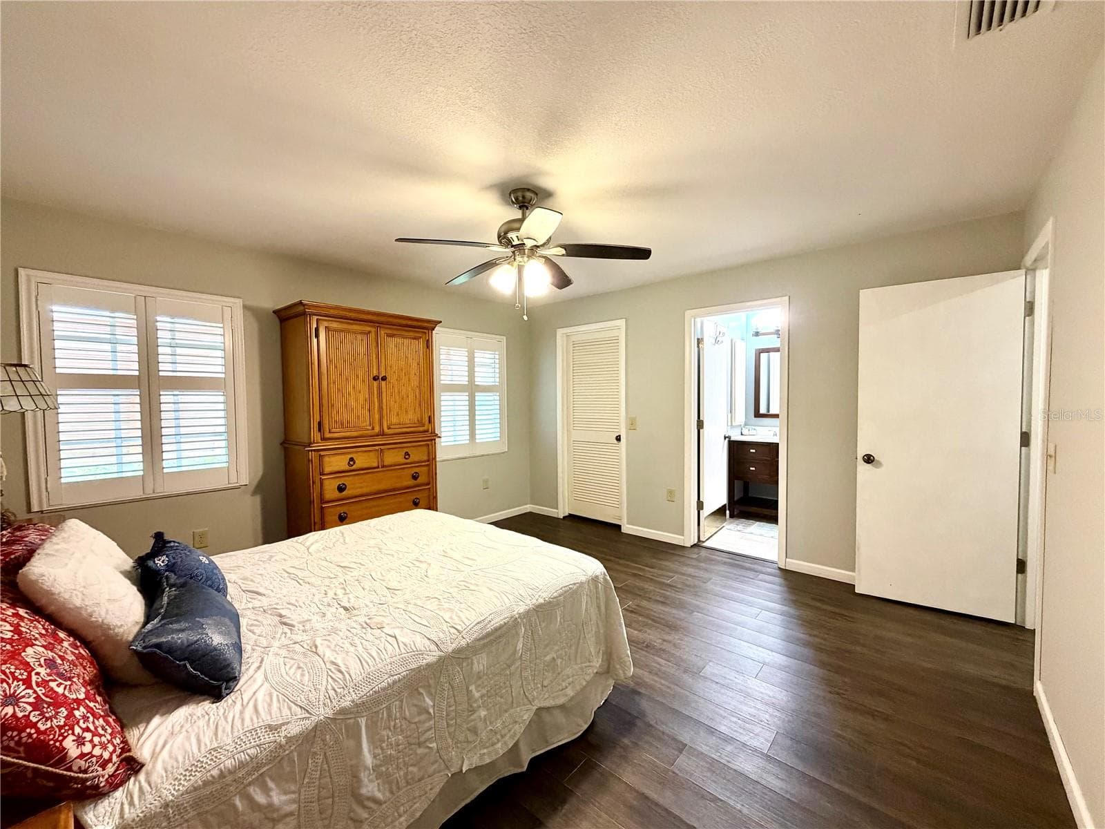 Room has a walk-in closet - 3606 57TH AVENUE DR W, BRADENTON
