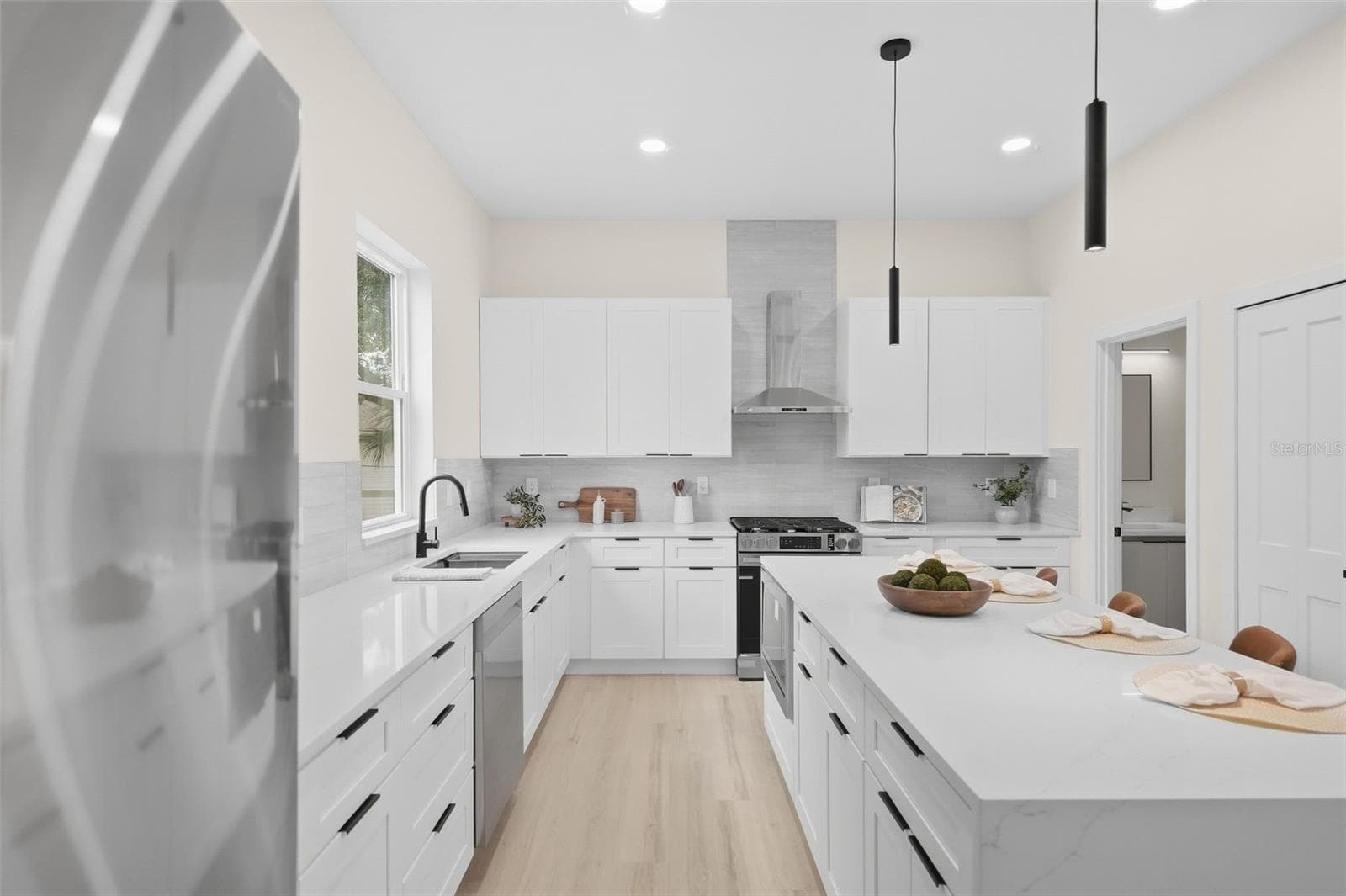 Townhouse at 2142 5TH AVE N, ST PETERSBURG, photo 14 of 55