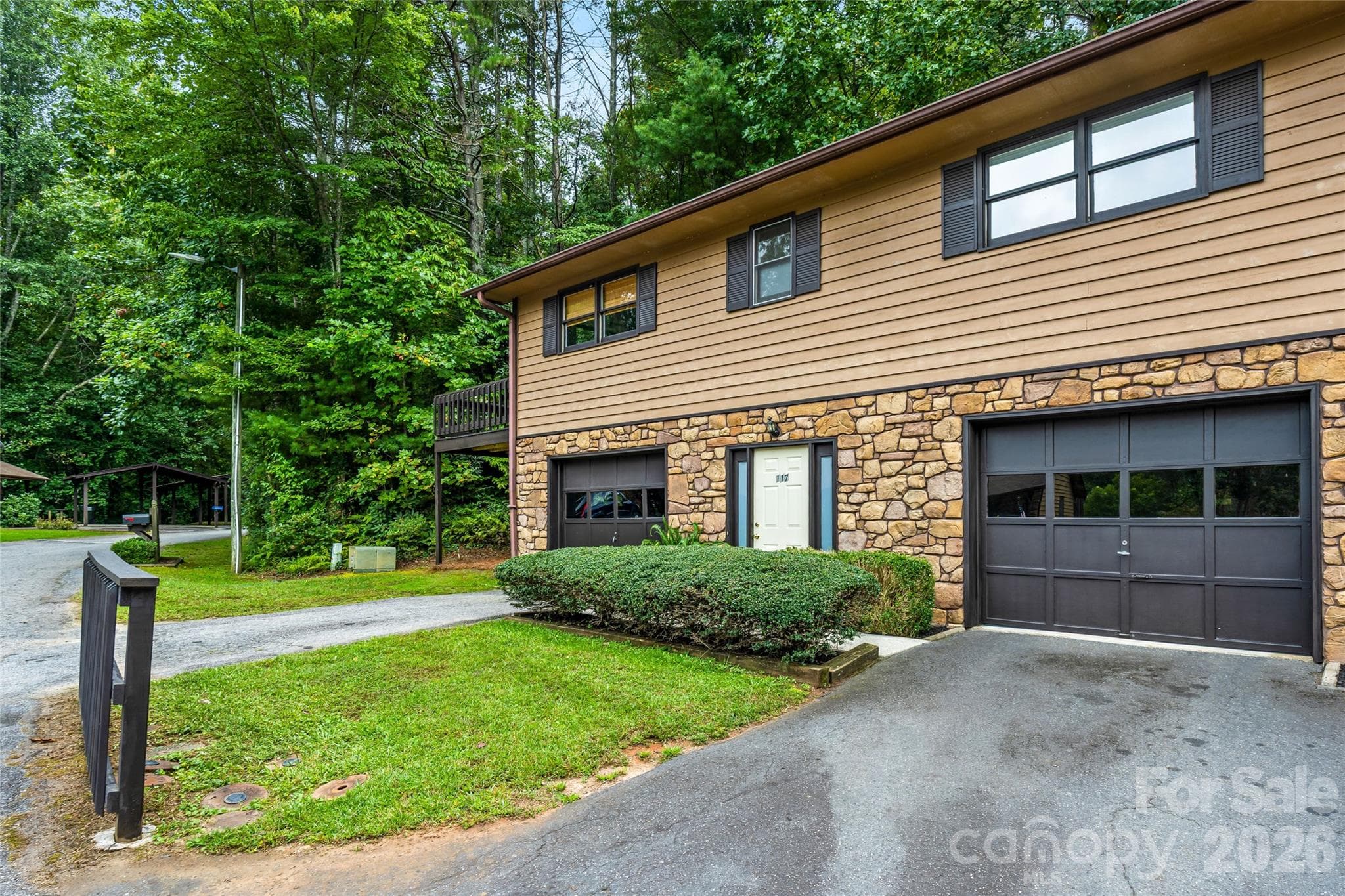 Condominium at 117 View De Lake Drive, Etowah, photo 23 of 24