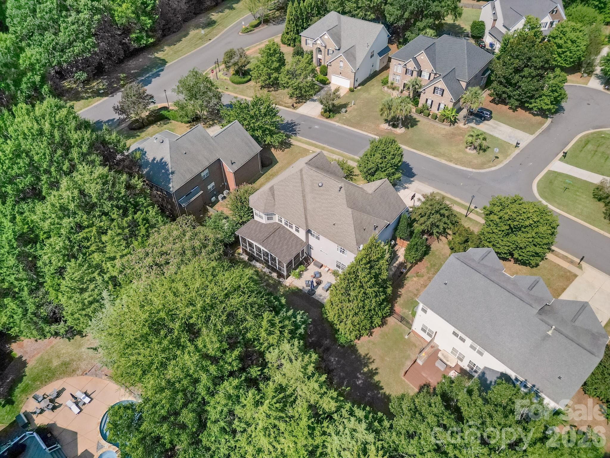 Single Family Residence at 402 Deercross Lane, Waxhaw, photo 3 of 32