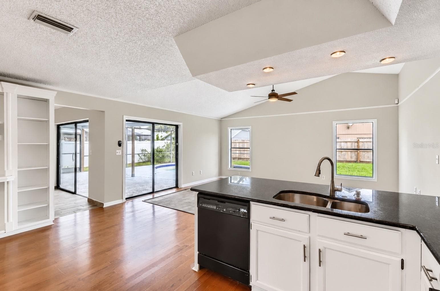 Single Family Residence at 1912 ELK SPRING DR, BRANDON, photo 20 of 44