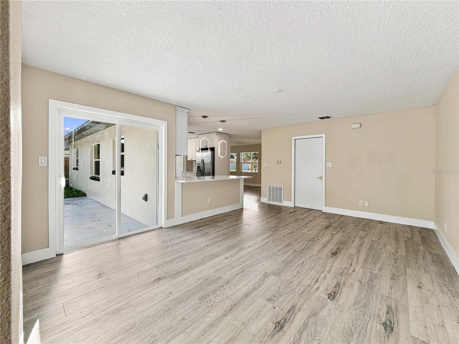 Single Family Residence at 7015 CRESTLAKE DR, ORLANDO, photo 8 of 27