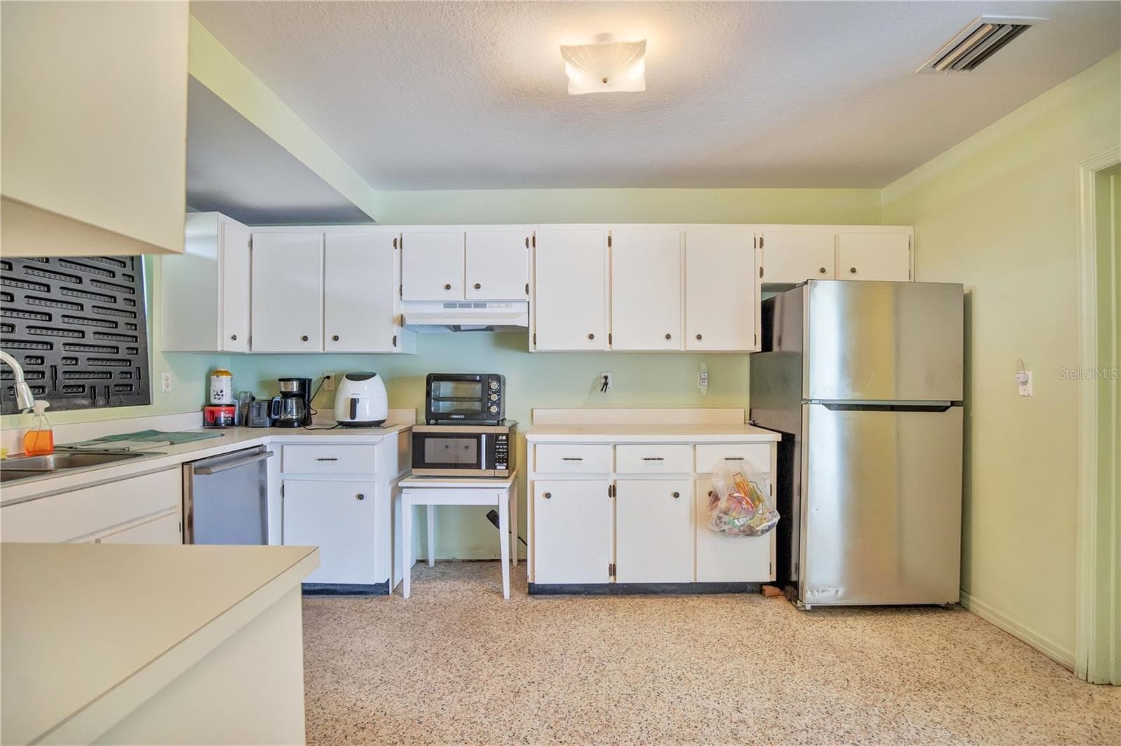 Single Family Residence at 5701 PADGETT CIR, ORLANDO, photo 9 of 26