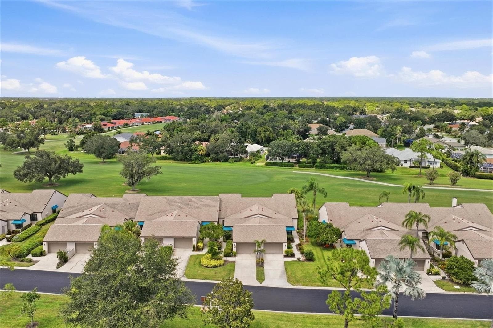 Condominium at 6089 CLUBSIDE DR #7686, SARASOTA, photo 2 of 36
