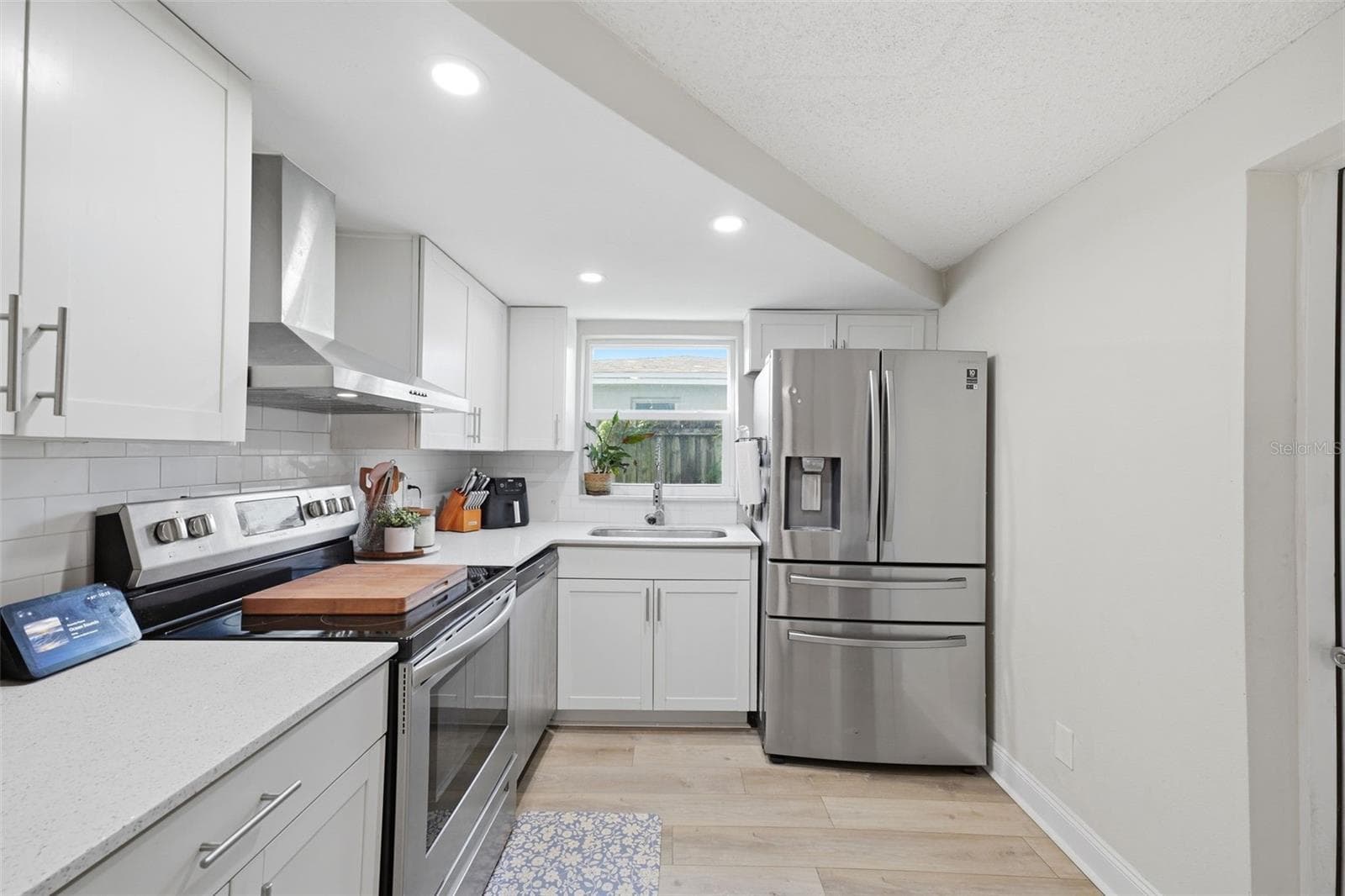 Single Family Residence at 10025 SLEEPY HOLLOW LN, PORT RICHEY, photo 9 of 27