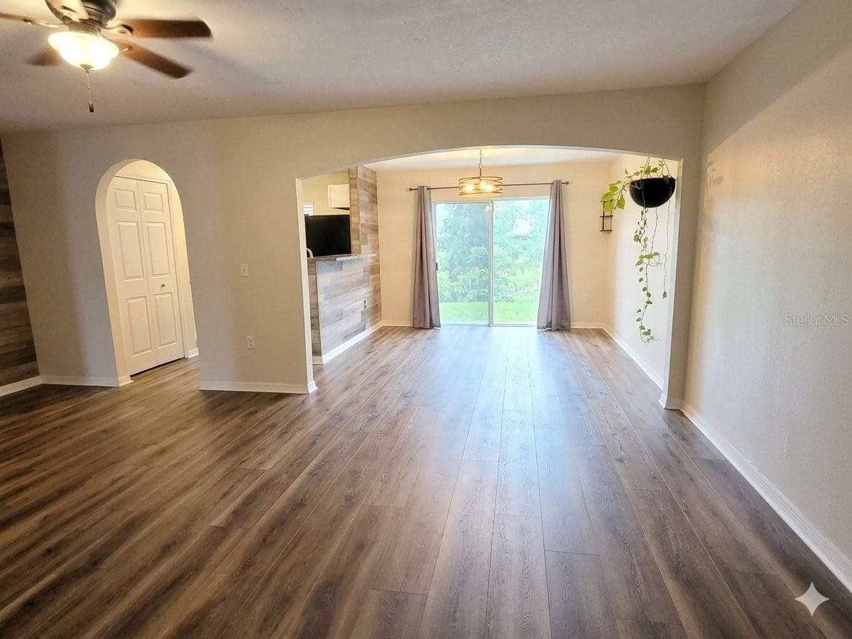 Townhouse at 9863 ASHBURN LAKE DR, TAMPA, photo 3 of 12