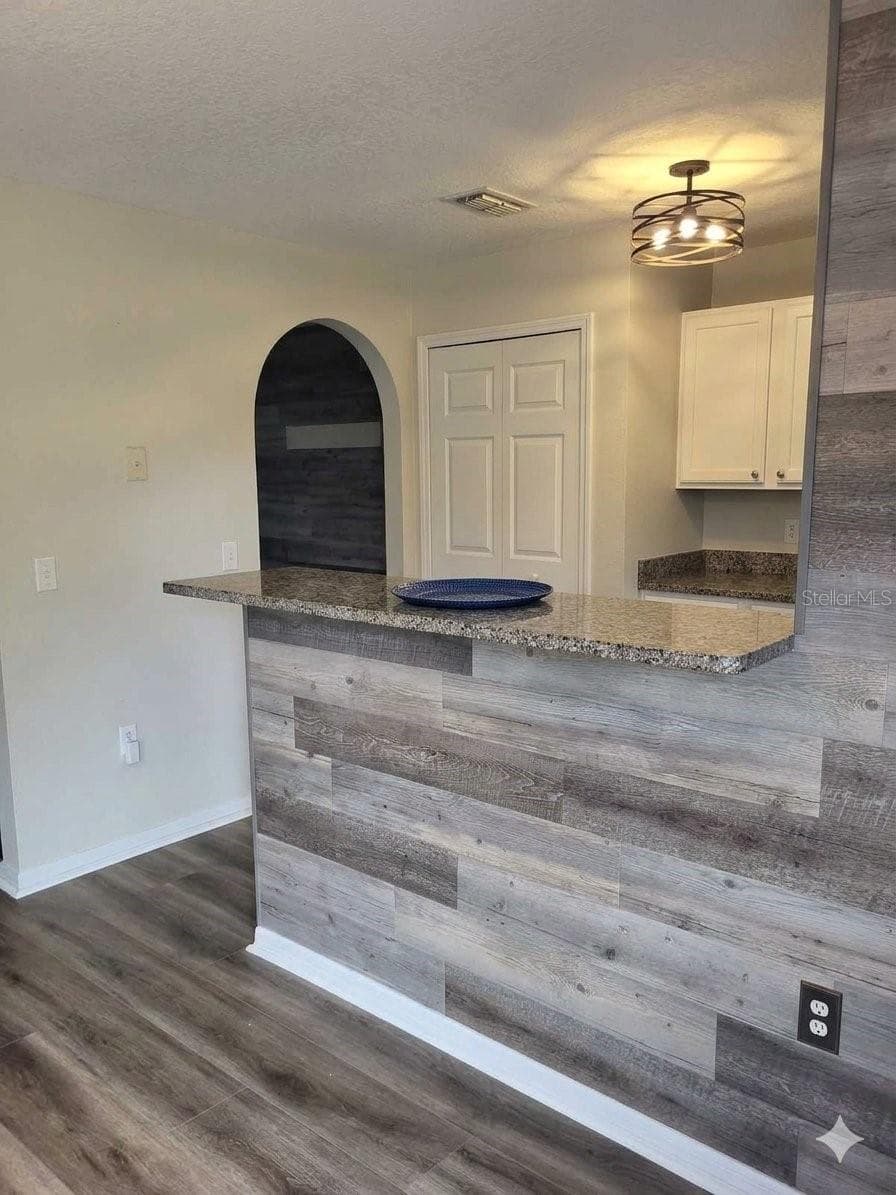 Townhouse at 9863 ASHBURN LAKE DR, TAMPA, photo 4 of 12