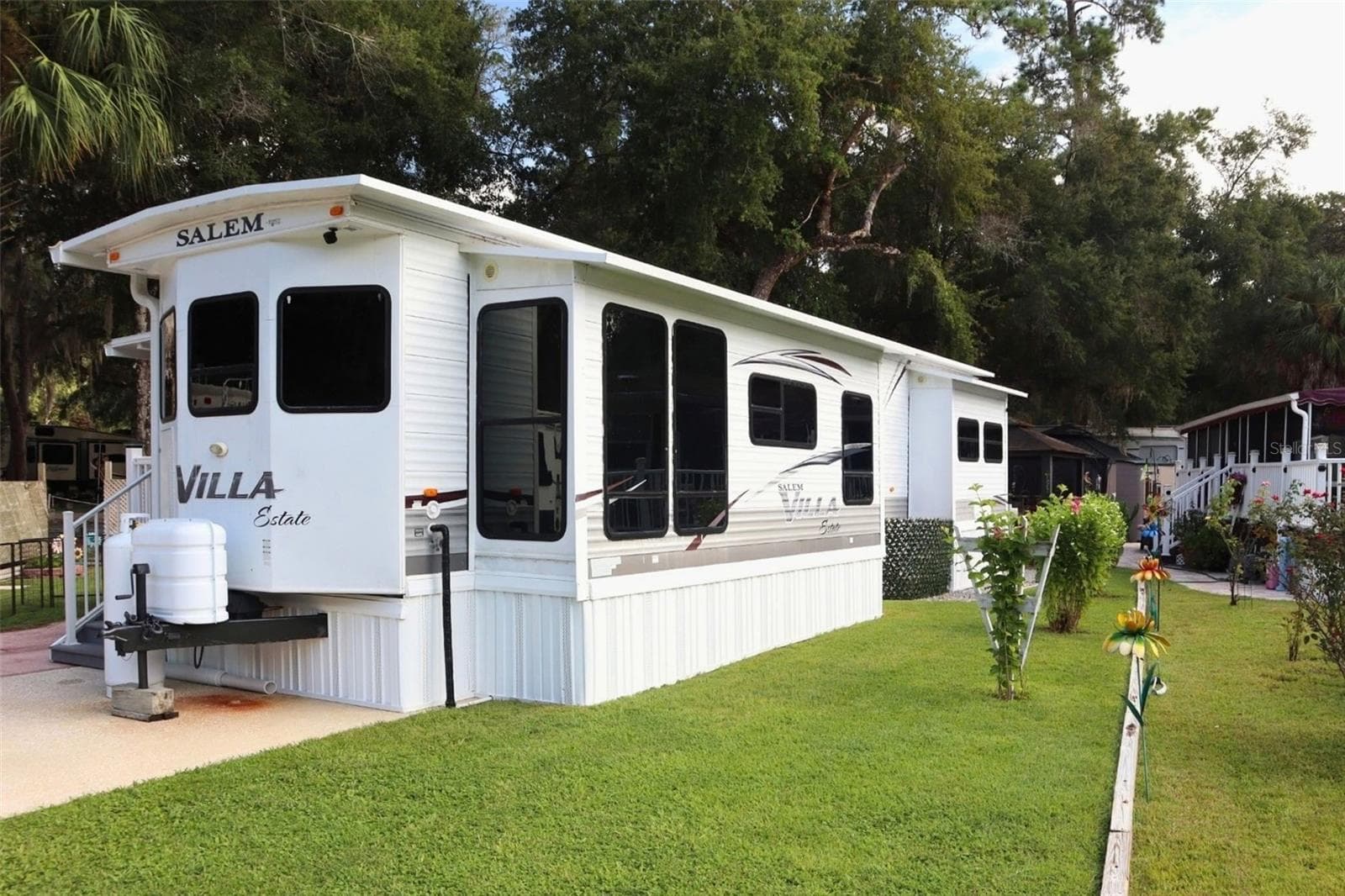 Manufactured Home at 25317 NE 140TH LN #369, SALT SPRINGS, photo 2 of 36