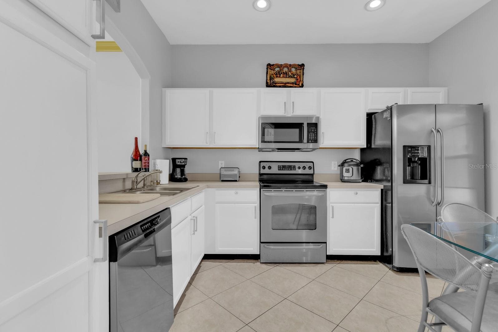 Single Family Residence at 13037 LILY POND CT, ORLANDO, photo 2 of 30