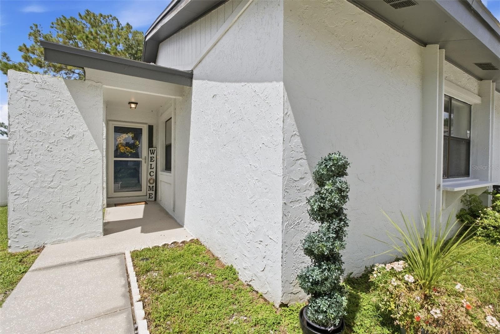 Single Family Residence at 10816 FAIRFIELD VILLAGE DR, TAMPA, photo 5 of 30