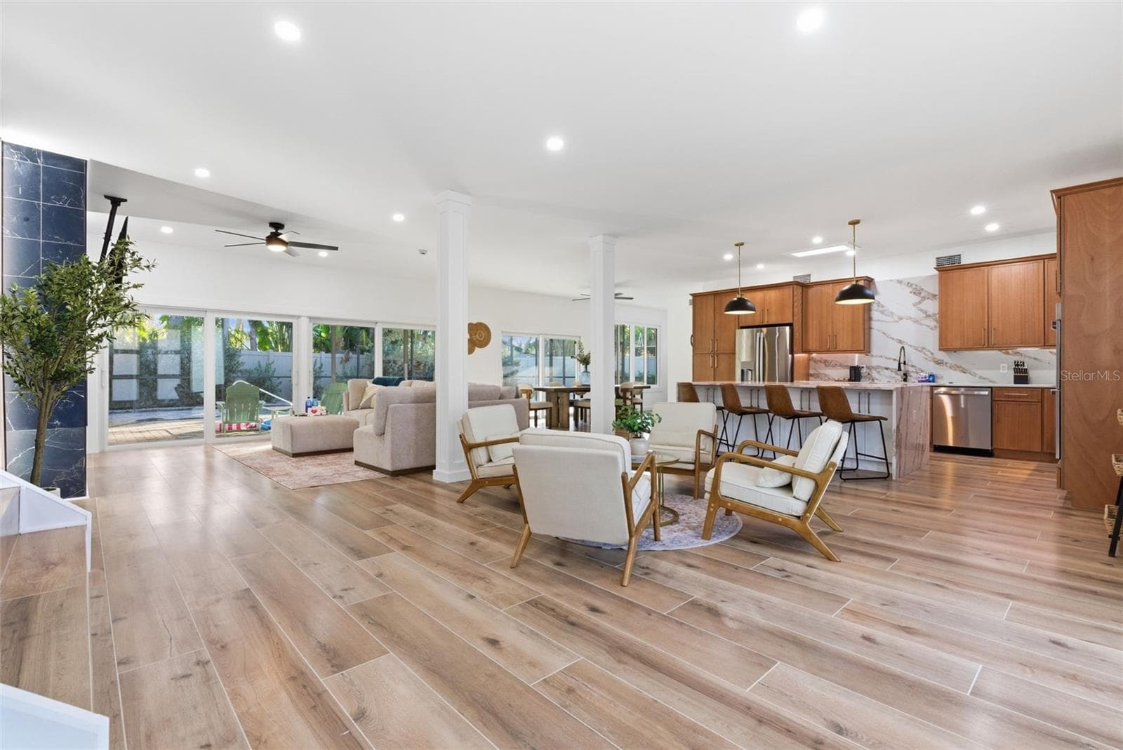 Single Family Residence at 4879 COMMONWEALTH DR, SARASOTA, photo 4 of 37