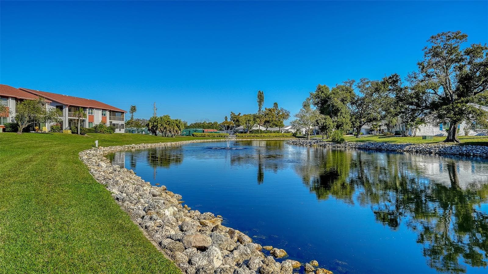 Lake View - 4868 INDEPENDENCE DR, BRADENTON