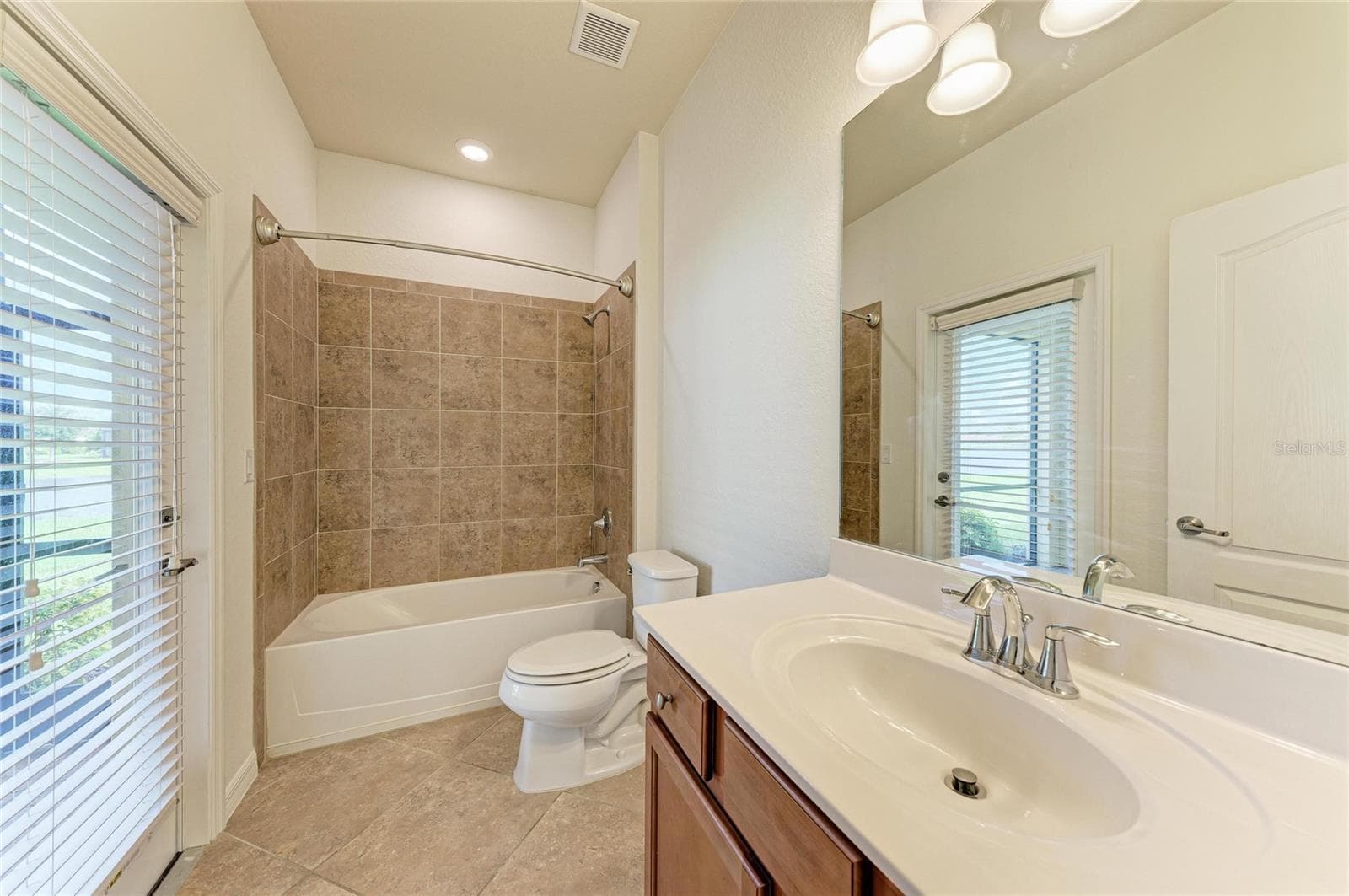 Single Family Residence at 12685 CANAVESE LN, VENICE, photo 29 of 45