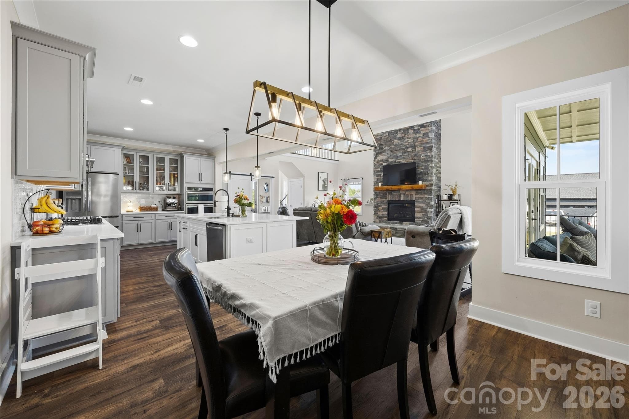 Dining area - 2665 Umberger Road, Cleveland