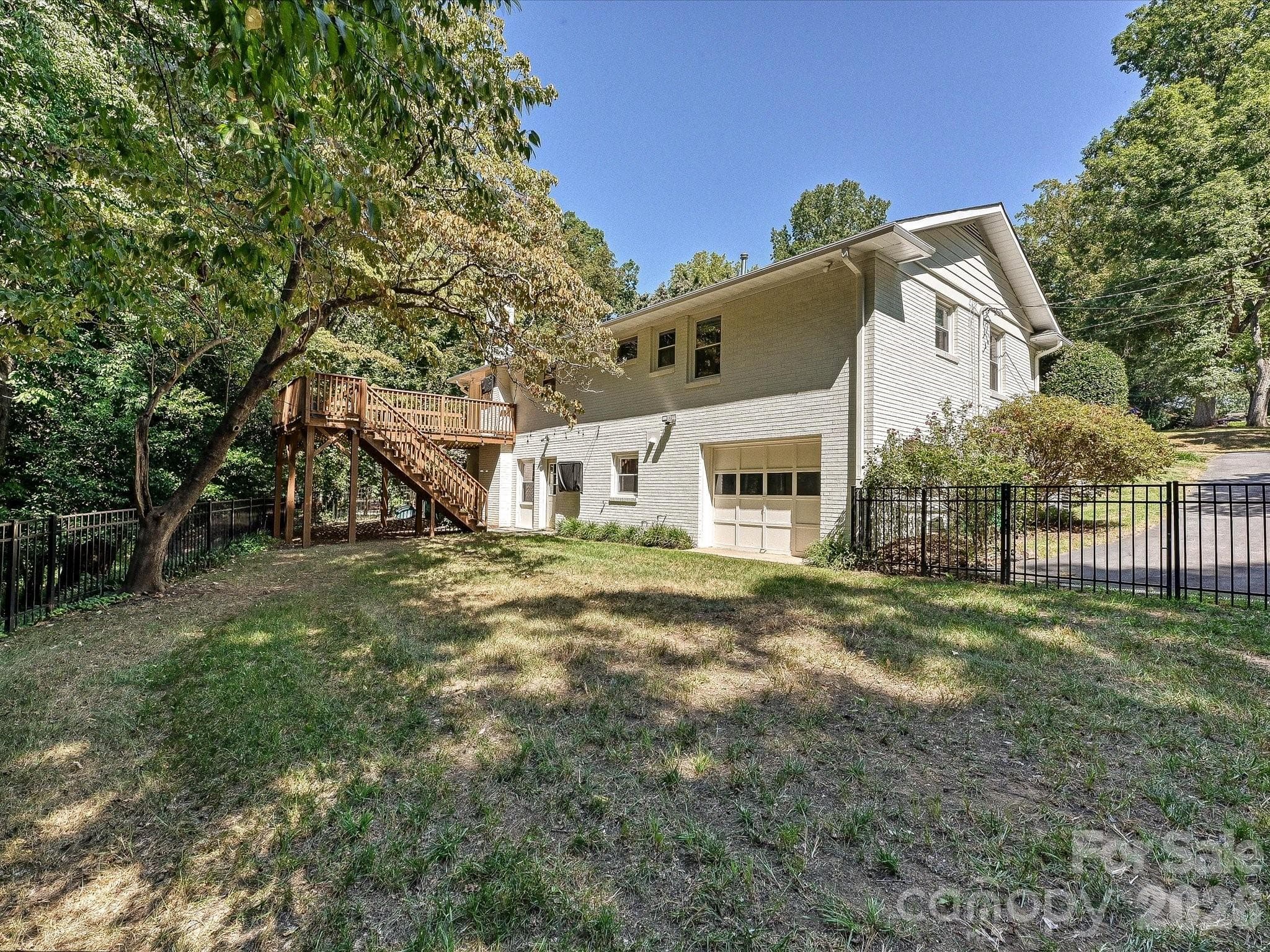 Single Family Residence at 6246 Candlewood Drive, Charlotte, photo 30 of 32