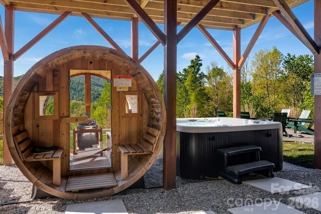 Cedar Wood Sauna with Incredible Views - 58 Bird Creek Estates Road, Black Mountain