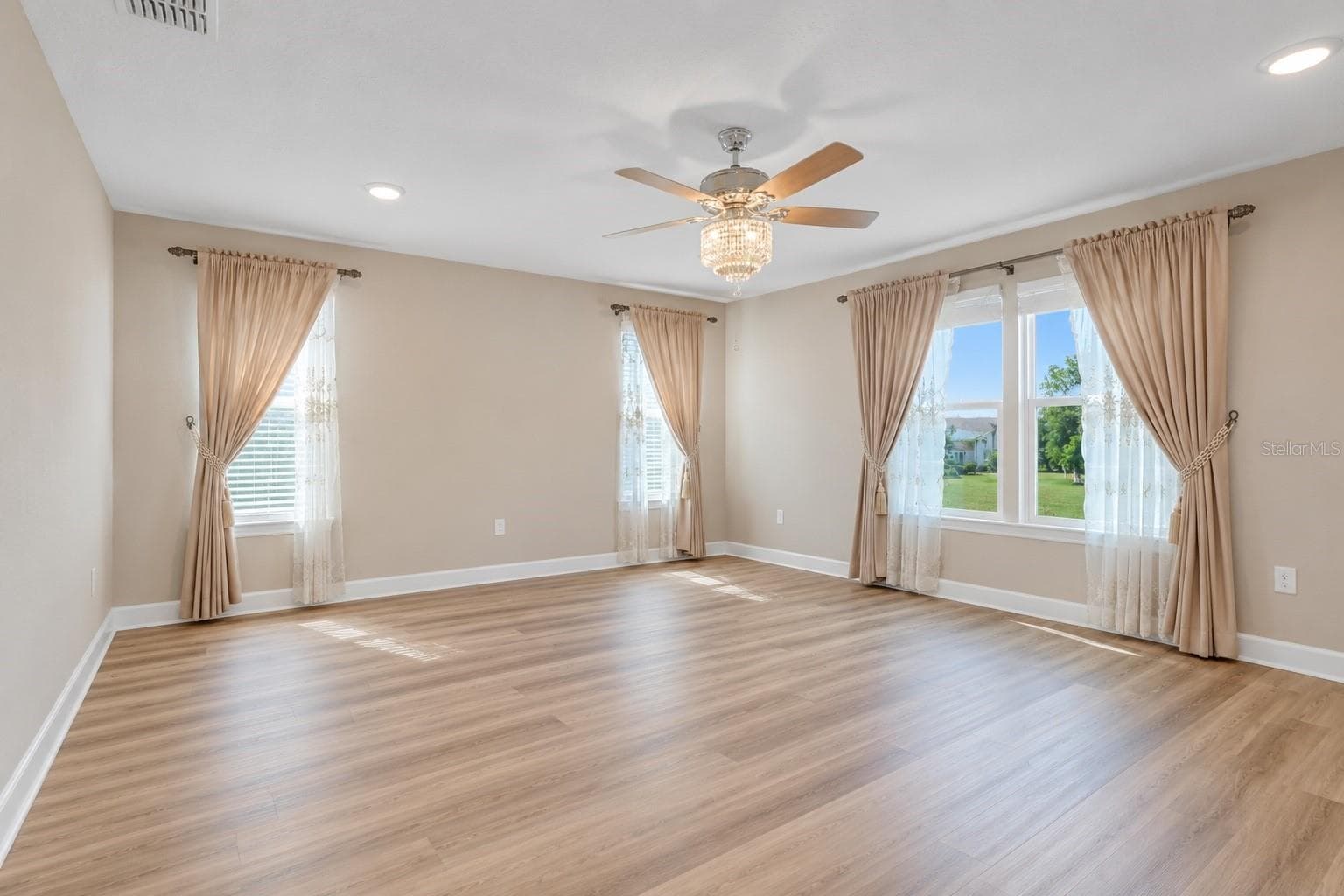 Upstairs LOft - 10169 SPRING LAKE DR, CLERMONT