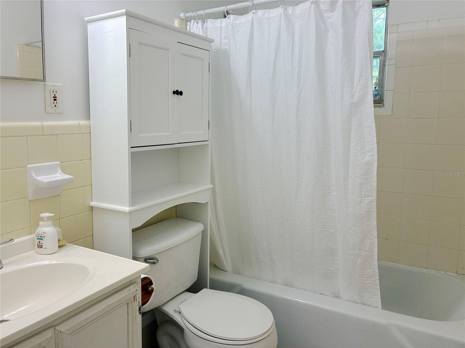 Condominium at 501 NW 15TH AVE #4, GAINESVILLE, photo 7 of 12