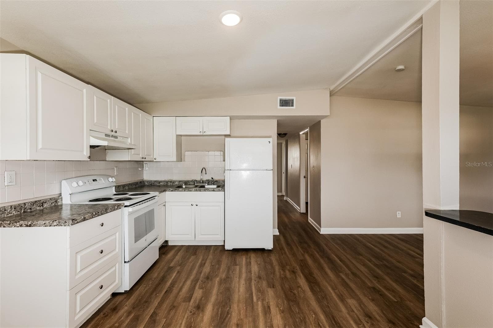 Single Family Residence at 1311 WARRINGTON WAY, TAMPA, photo 5 of 16