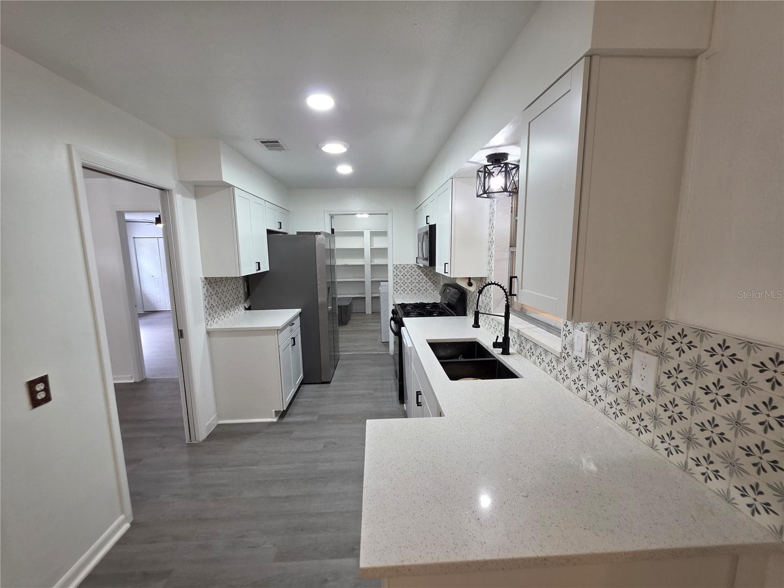 Kitchen - 2912 NW 48TH AVE, GAINESVILLE