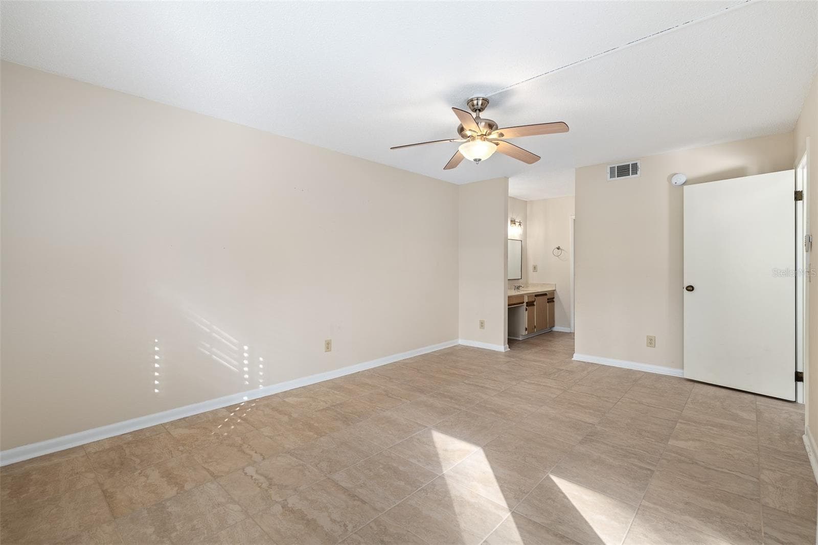 Condominium at 275 INDIGO DR #1040, DAYTONA BEACH, photo 10 of 29