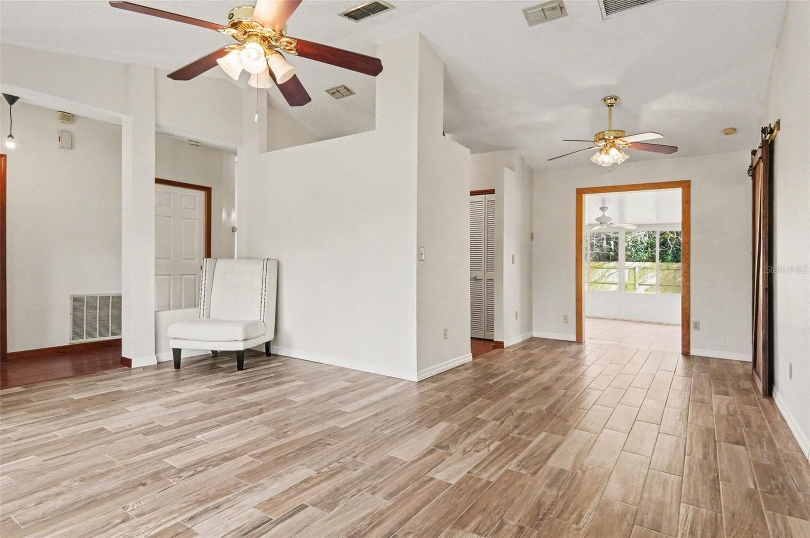 Single Family Residence at 8625 REDSKIN CT, ORLANDO, photo 4 of 31