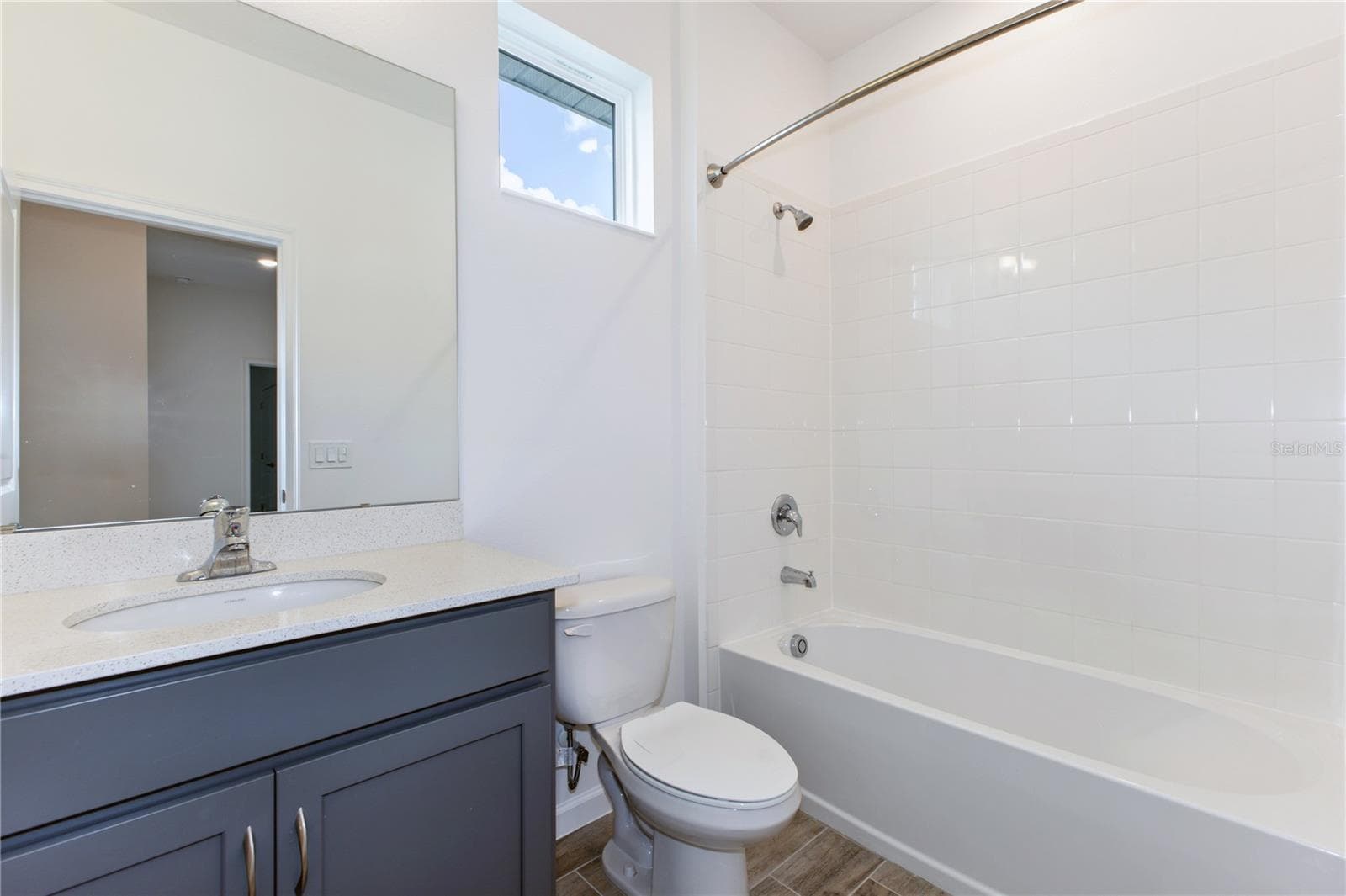 Single Family Residence at 2252 SIRENA LN, MOUNT DORA, photo 4 of 16