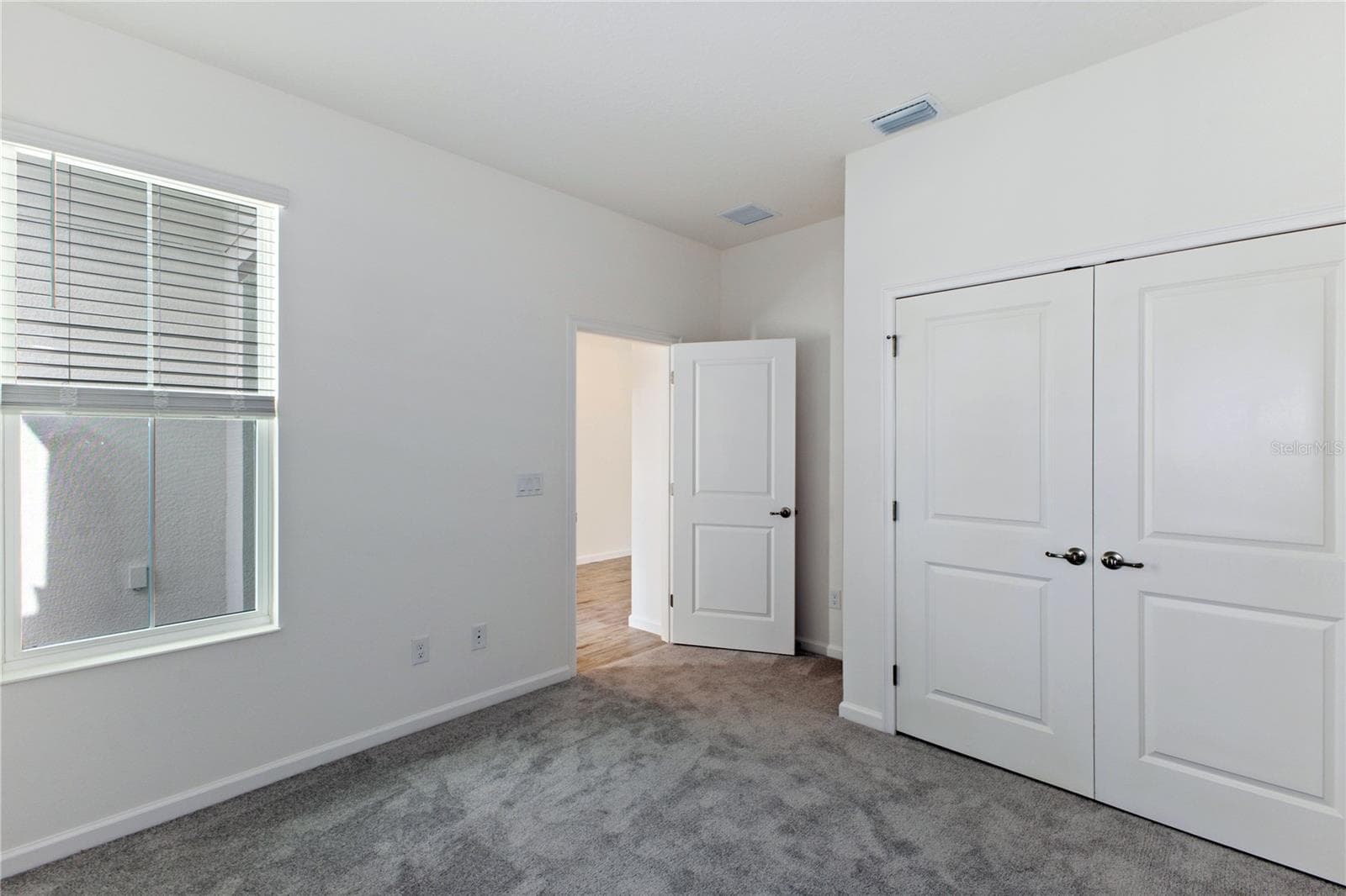 Single Family Residence at 2252 SIRENA LN, MOUNT DORA, photo 5 of 16