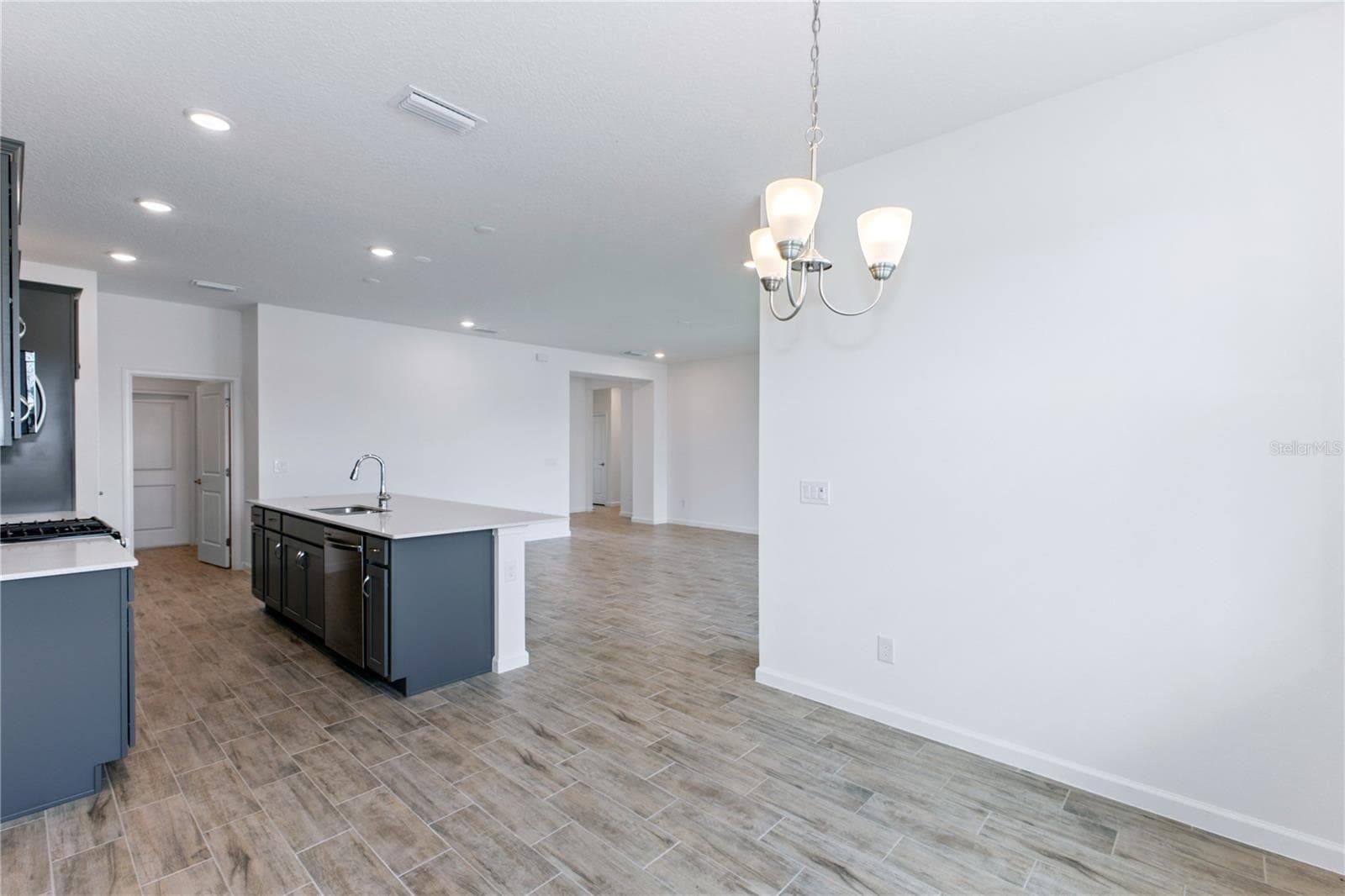 Single Family Residence at 2252 SIRENA LN, MOUNT DORA, photo 11 of 16